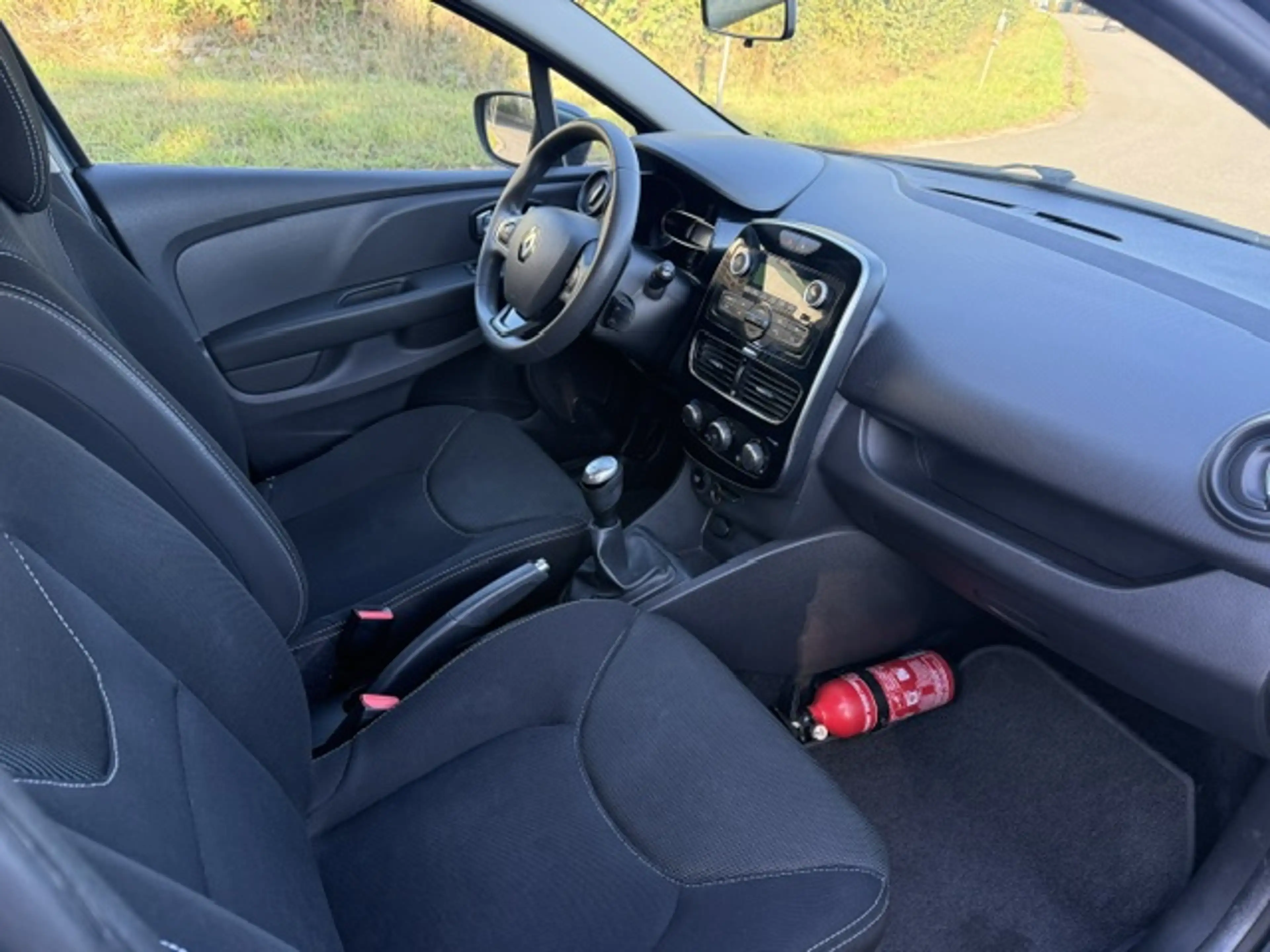 Renault Clio Clio 0.9 TCe Cool — photo 8