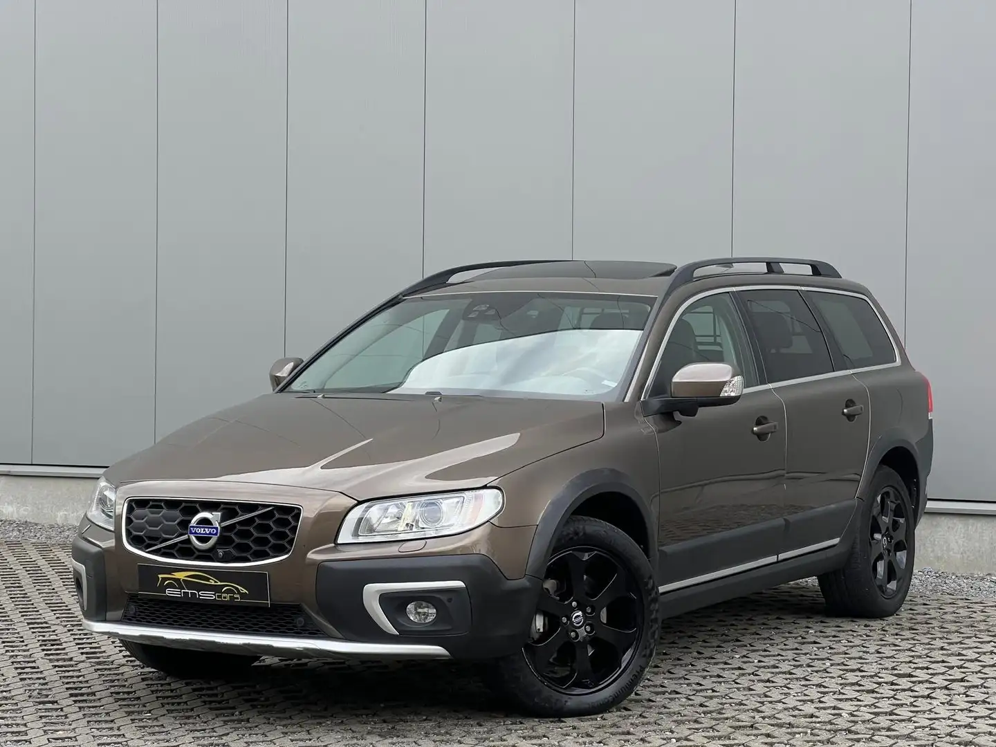 Volvo XC70 D4 Automaat- Nav-Cam- Opendak- Trekhaak- Garantie! Brun - 1