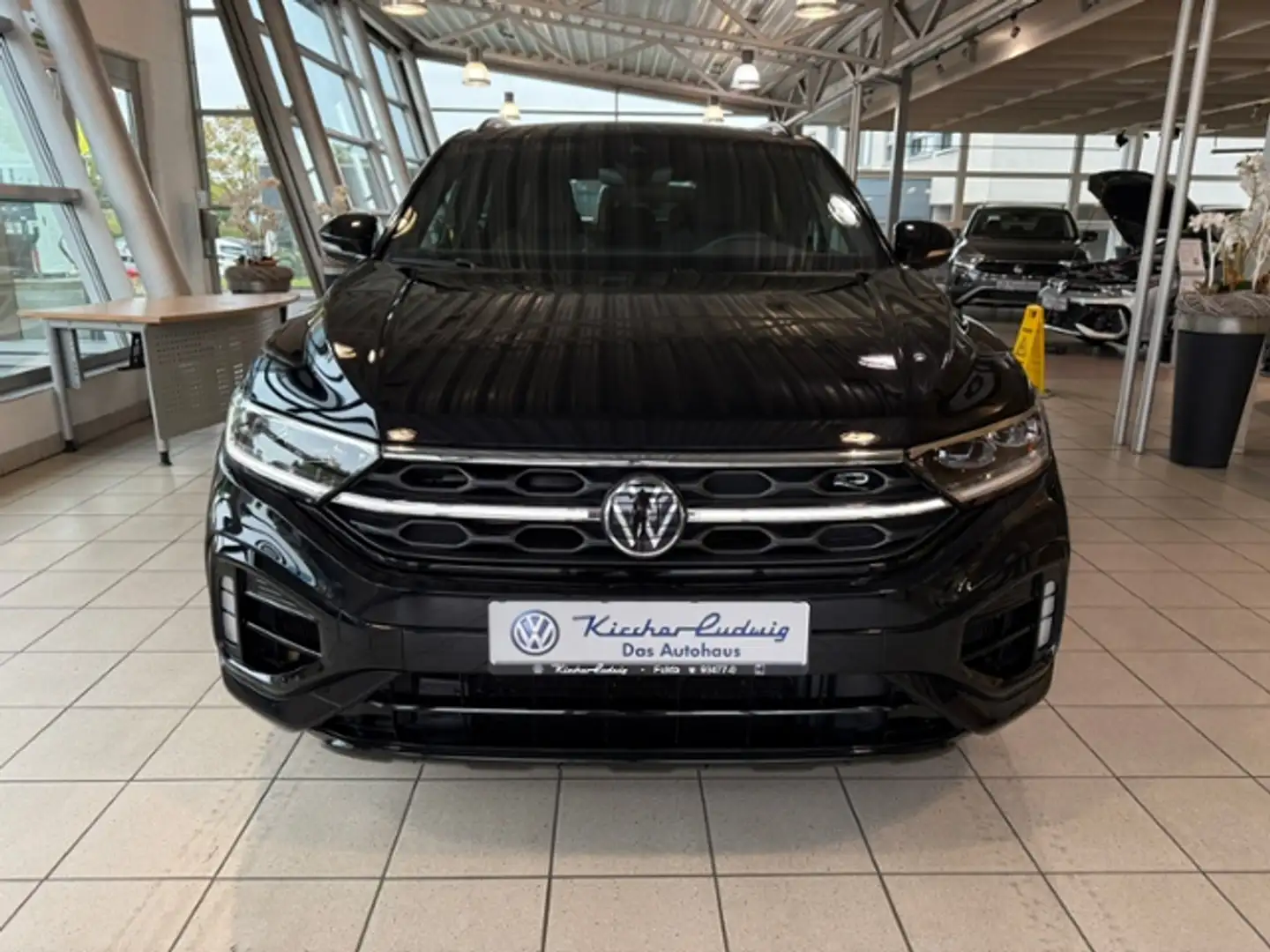 Volkswagen T-Roc 2,0 TSI DSG R 4M. LED AKRAPOVIC 19" DCC Schwarz - 2