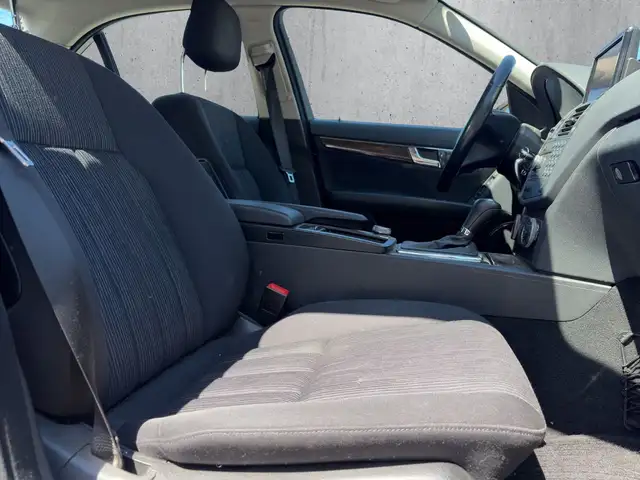 Mercedes-Benz C view 12