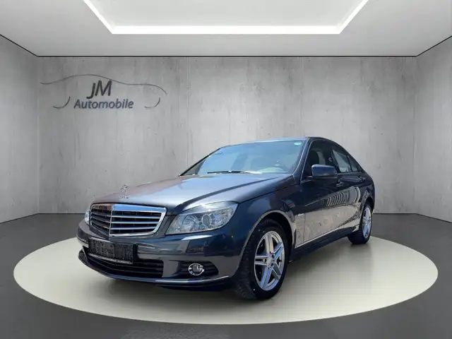 Mercedes-Benz C view 3