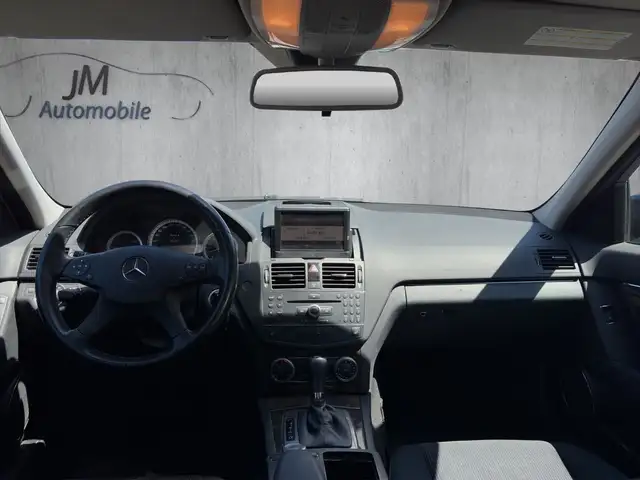 Mercedes-Benz C view 15