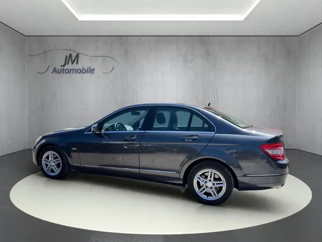 Mercedes-Benz C view 4