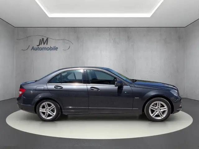 Mercedes-Benz C view 8