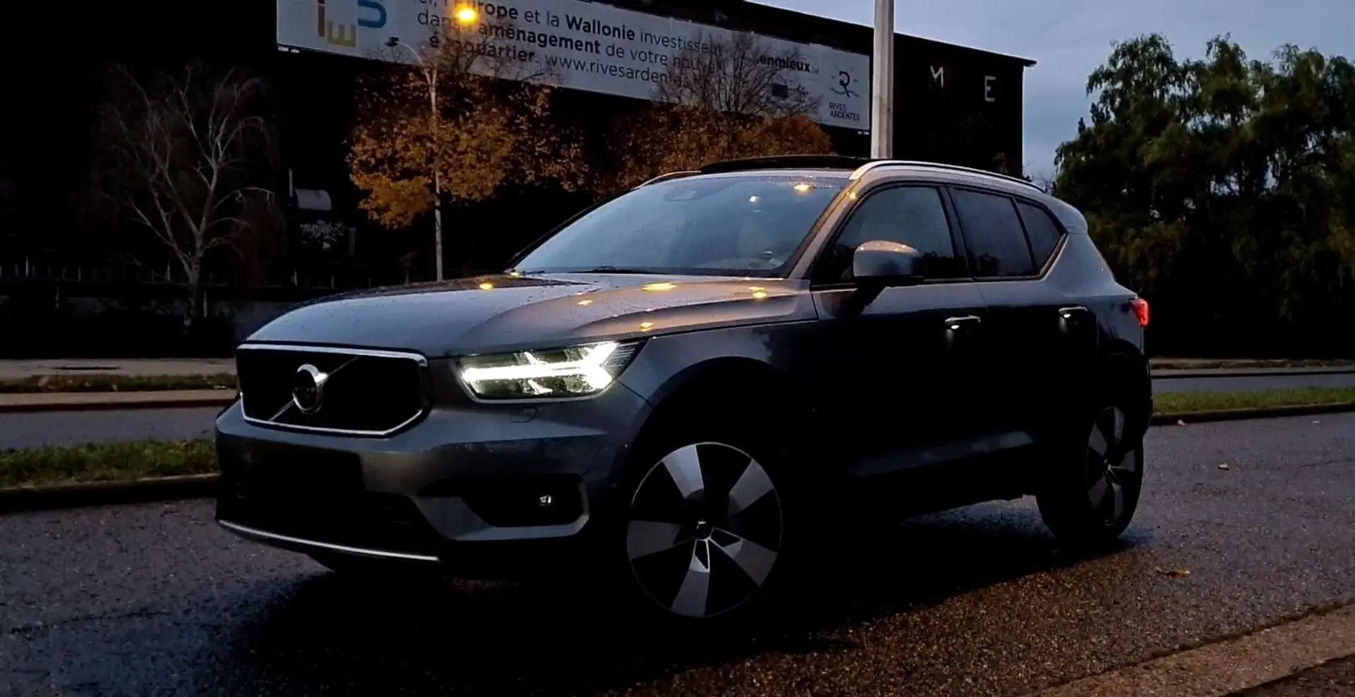 Volvo XC40 2.0 D4 AWD Launch Edition FULL OPTIONS Gris - 1