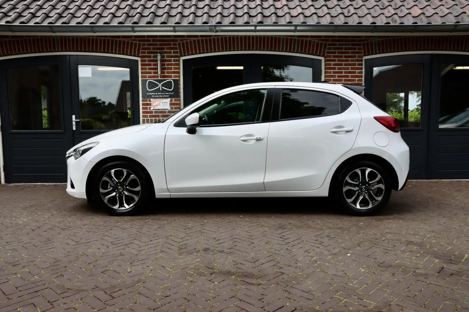 Mazda 2 1.5 Skyactiv-G GT-M | NAVIGATIE | CRUISE | 2E EIGE Bianco - 2