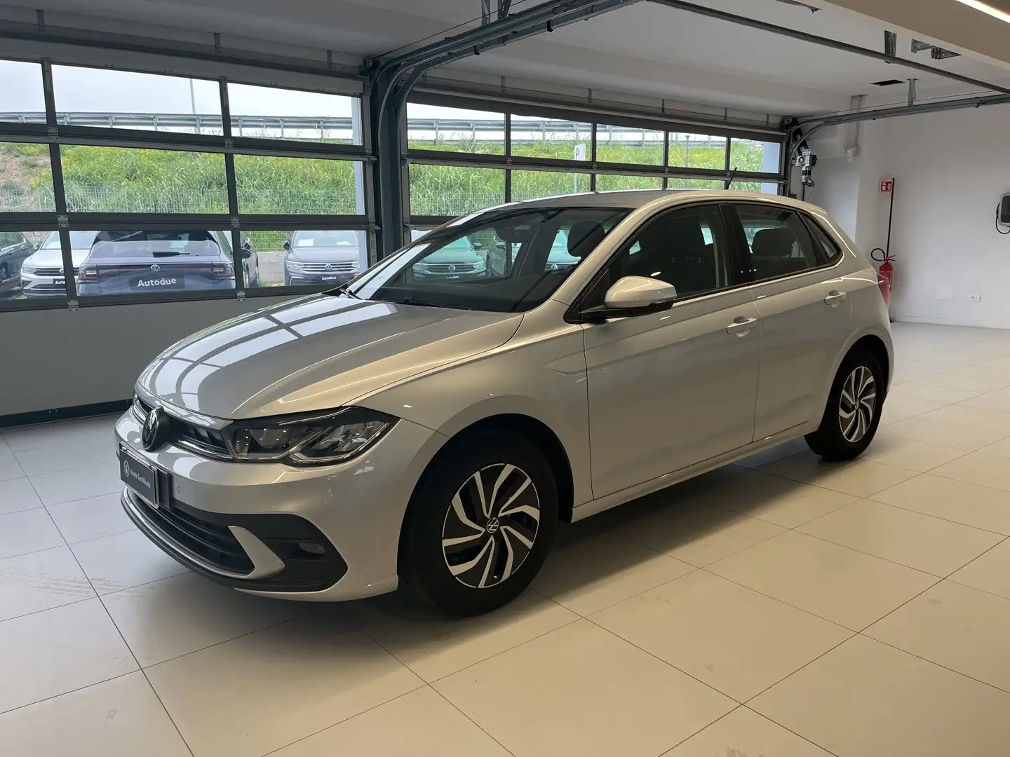 Volkswagen Polo 1.0 TSI LIFE DSG 95 CV Argento - 1
