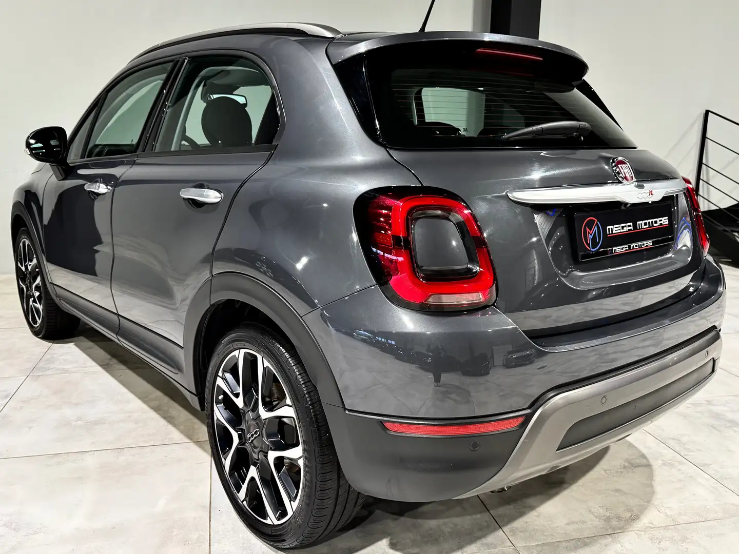 Fiat 500X 1.6d !! 130CV !!CARPLAY!! NAVi CAMERA JA19" LED+ Gris - 2