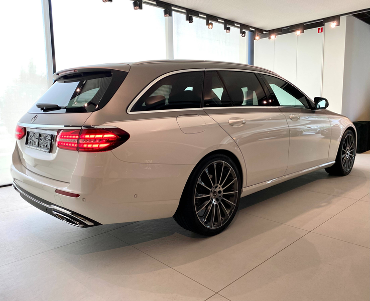 Mercedes-Benz E 200 9G Mild Hybr. LUXURY Line 2-Tone 20"/Distronic+/360°/Augm.RealtyNAVI — photo 7