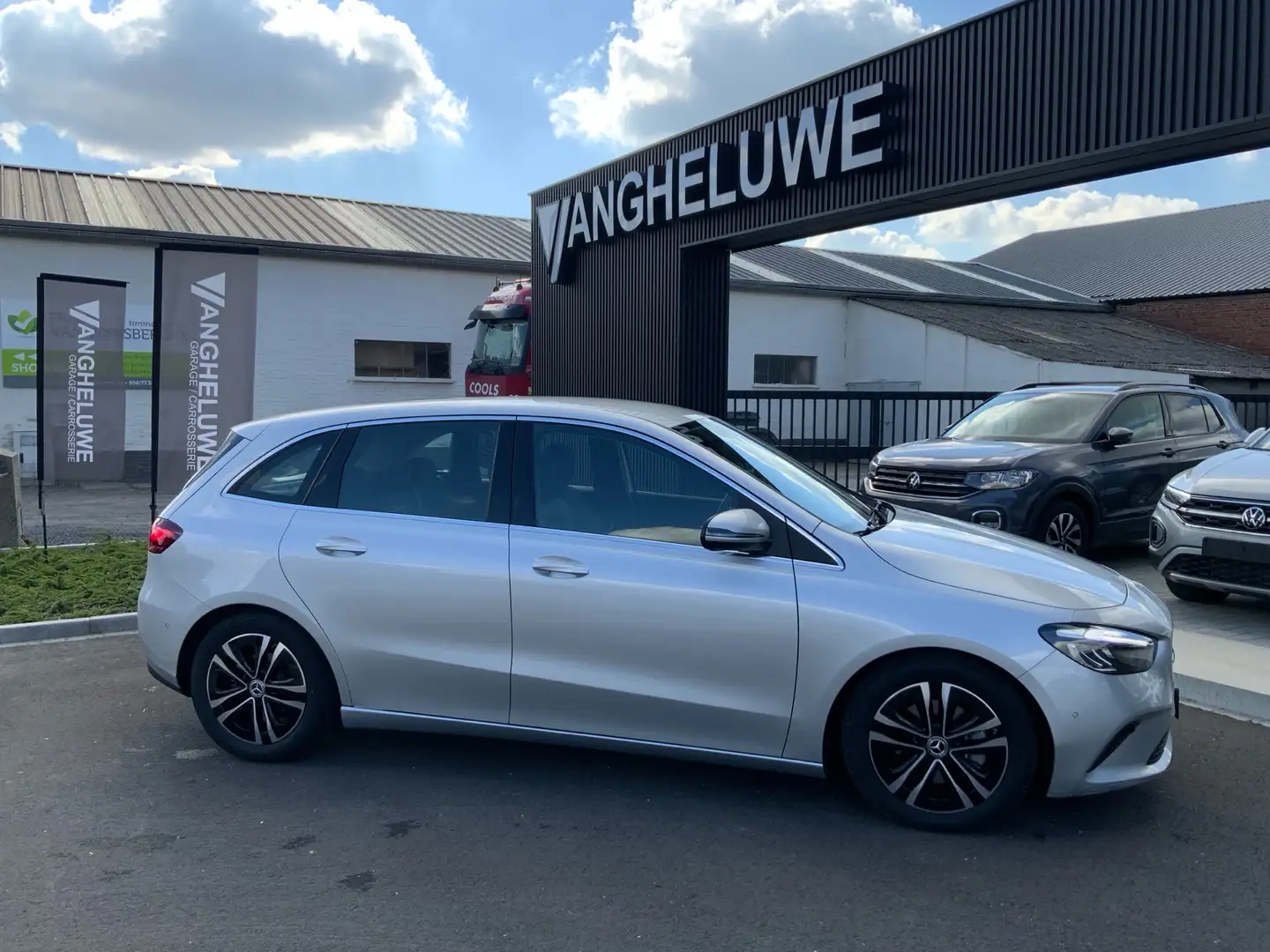 Mercedes-Benz B 180 Luxury progressive Line Plateado - 1