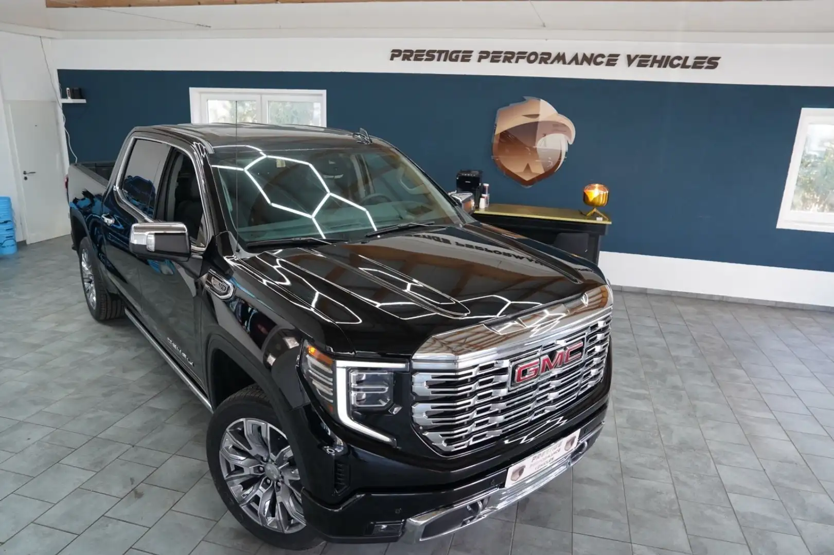 GMC Sierra Denali 6.2L V8 426PS Schwarz - 1