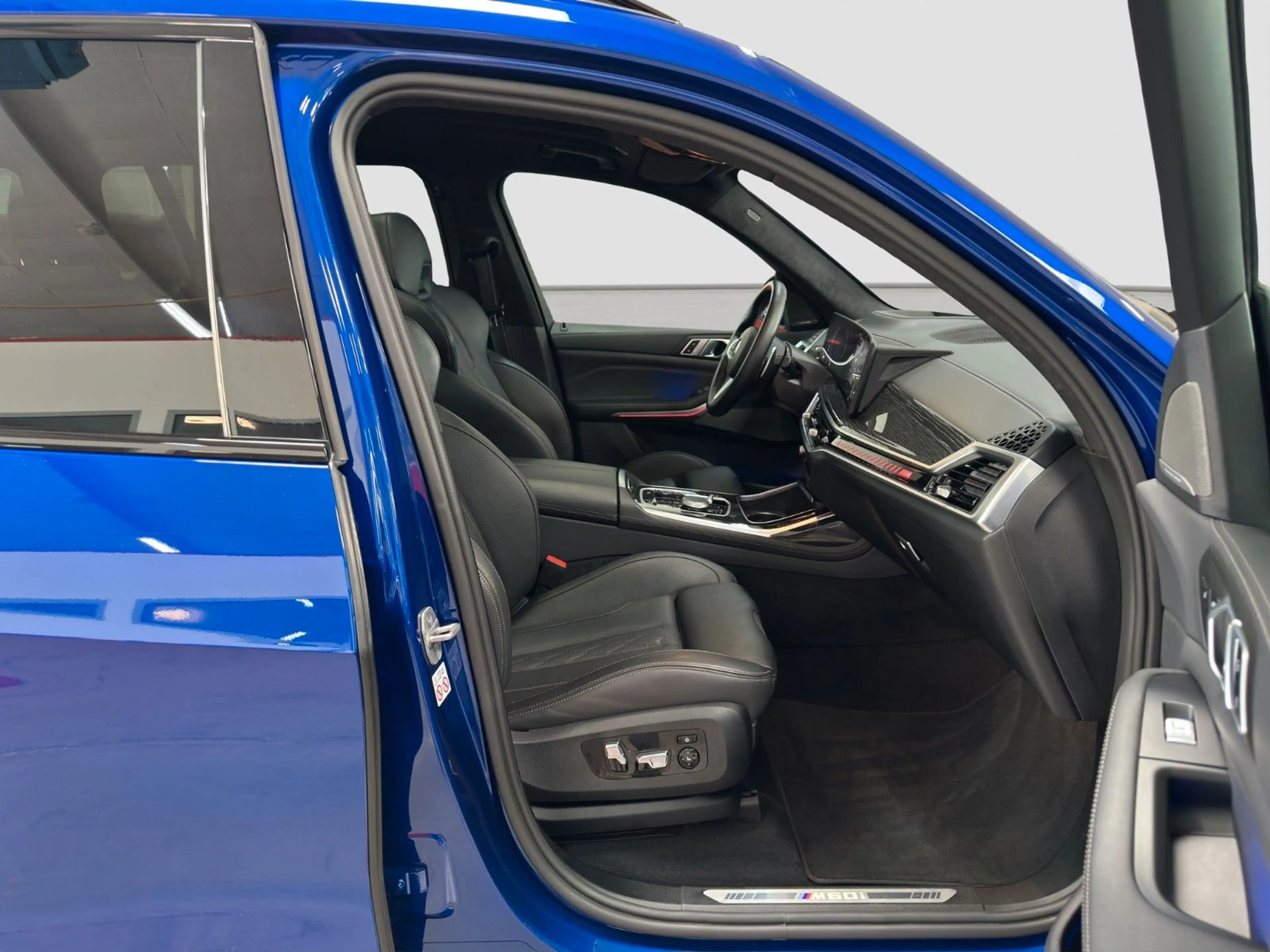 BMW X7 M60i SITZKLIMA PANO LUFT MASSAGE 360°STANDHZ — photo 9
