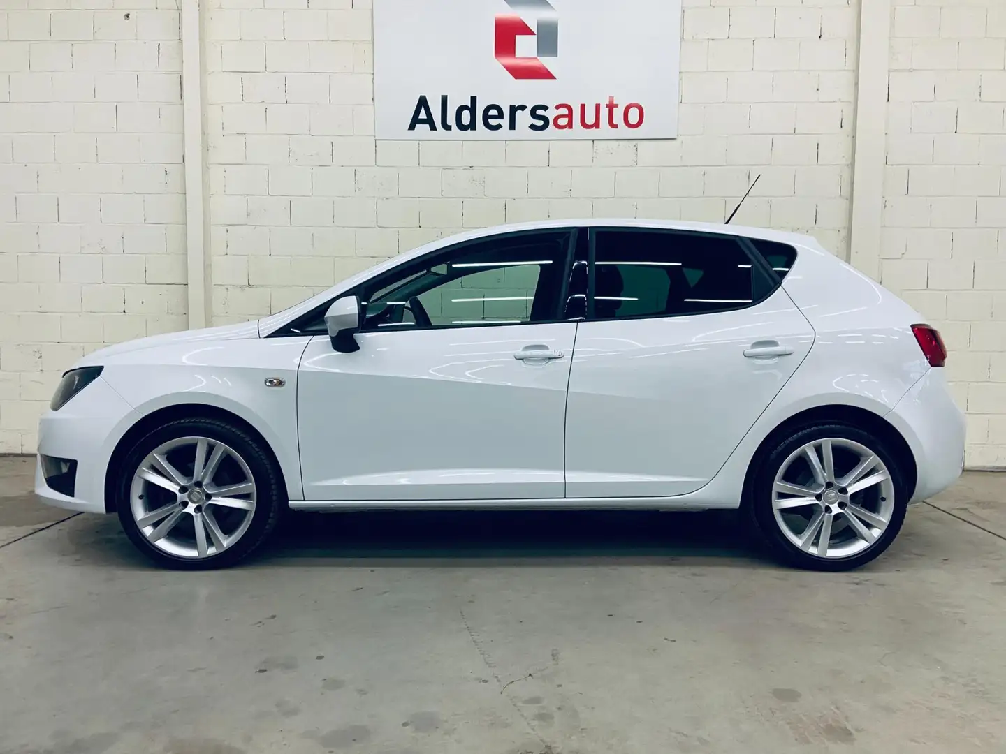 SEAT Ibiza 1.2 TSI FR 105PK Cruise Bluetooth Climate control Wit - 2
