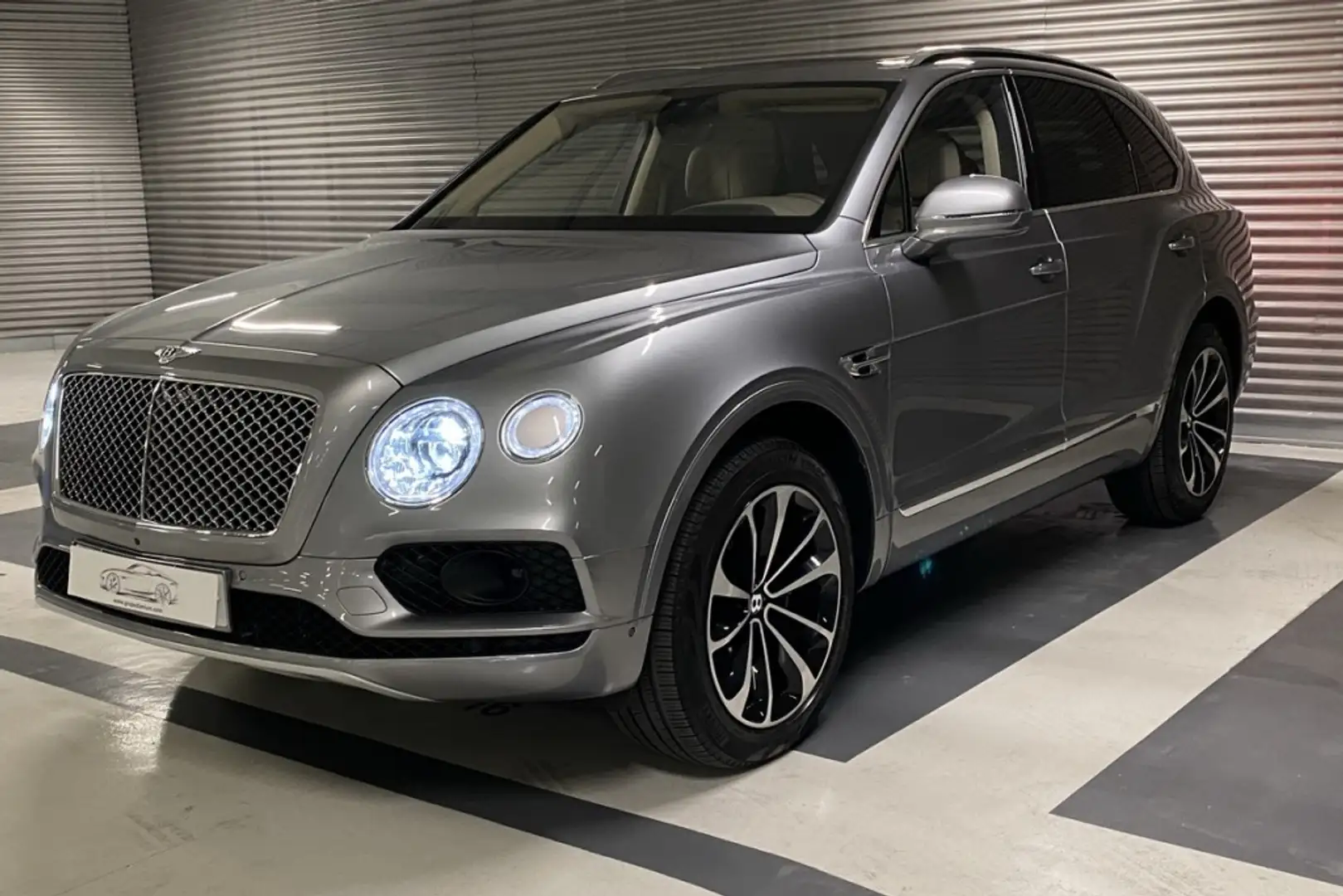 Bentley Bentayga 6.0 Gris - 1