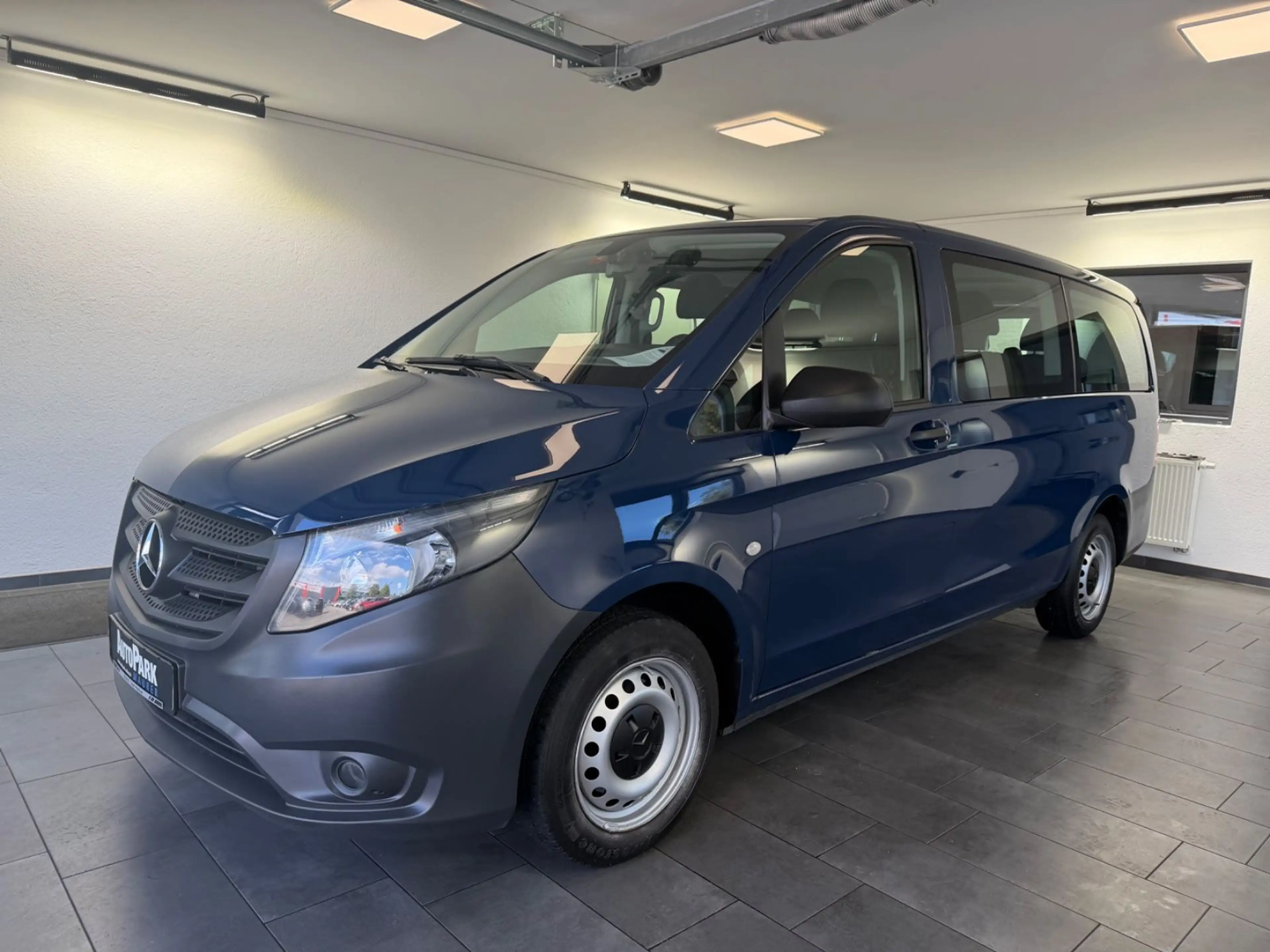 Mercedes-Benz Vito Tourer116 CDI lang Pro 8-Sitzer*Navi*