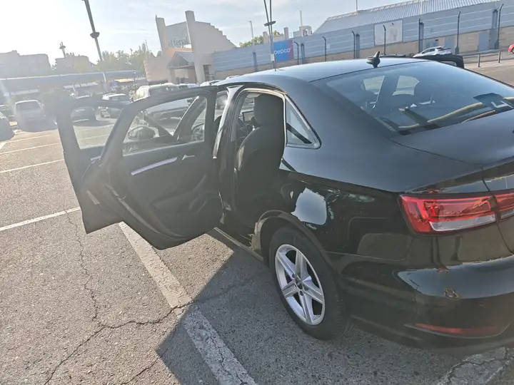 Audi A3 Sedán 1.6 30 TDI 6 vel. 2019, foto 11
