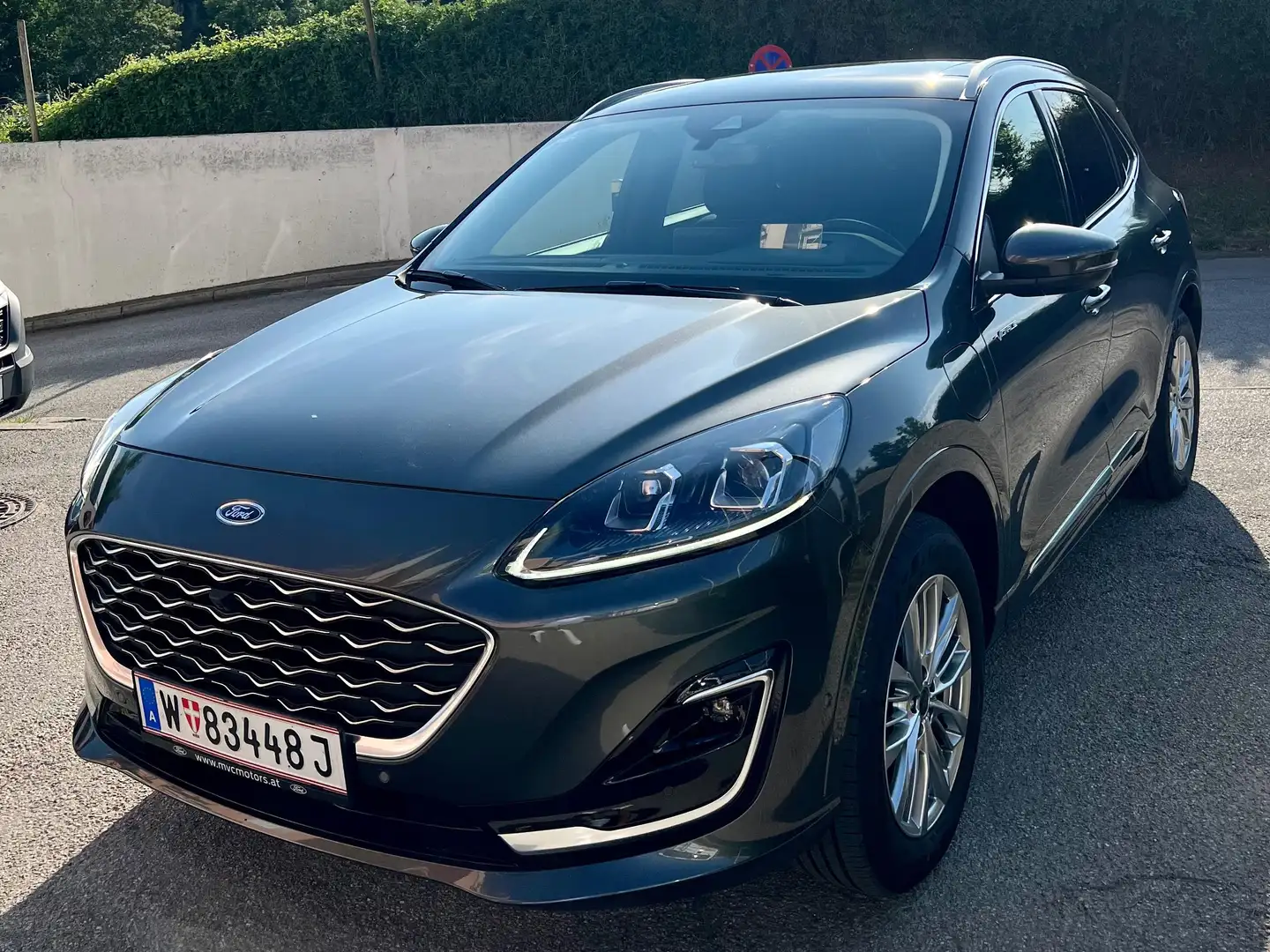 Ford Kuga Kuga 2,5 Duratec FHEV Vignale Aut. Vignale Grau - 1