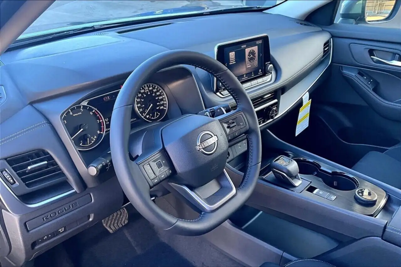 Nissan Rogue снимка Nissan Rogue