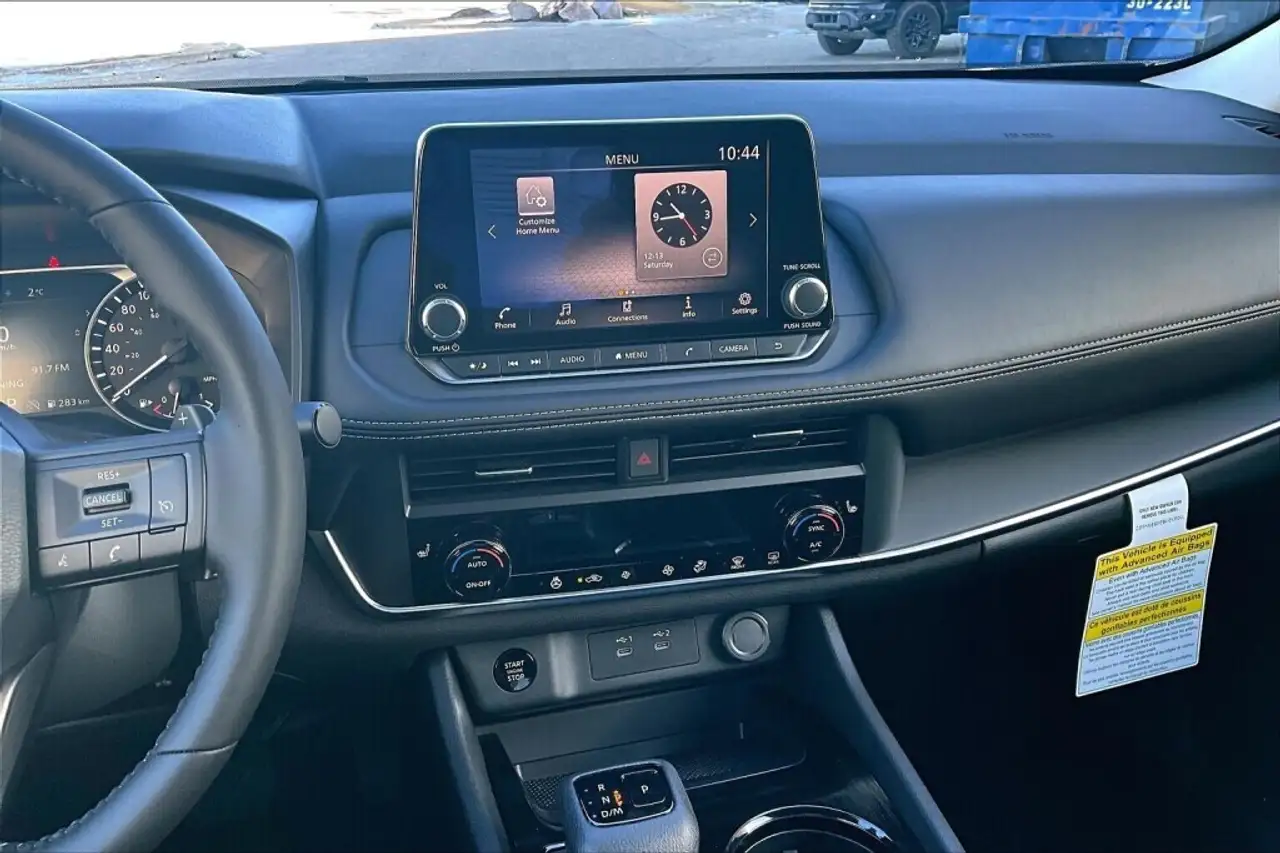 Nissan Rogue снимка Nissan Rogue