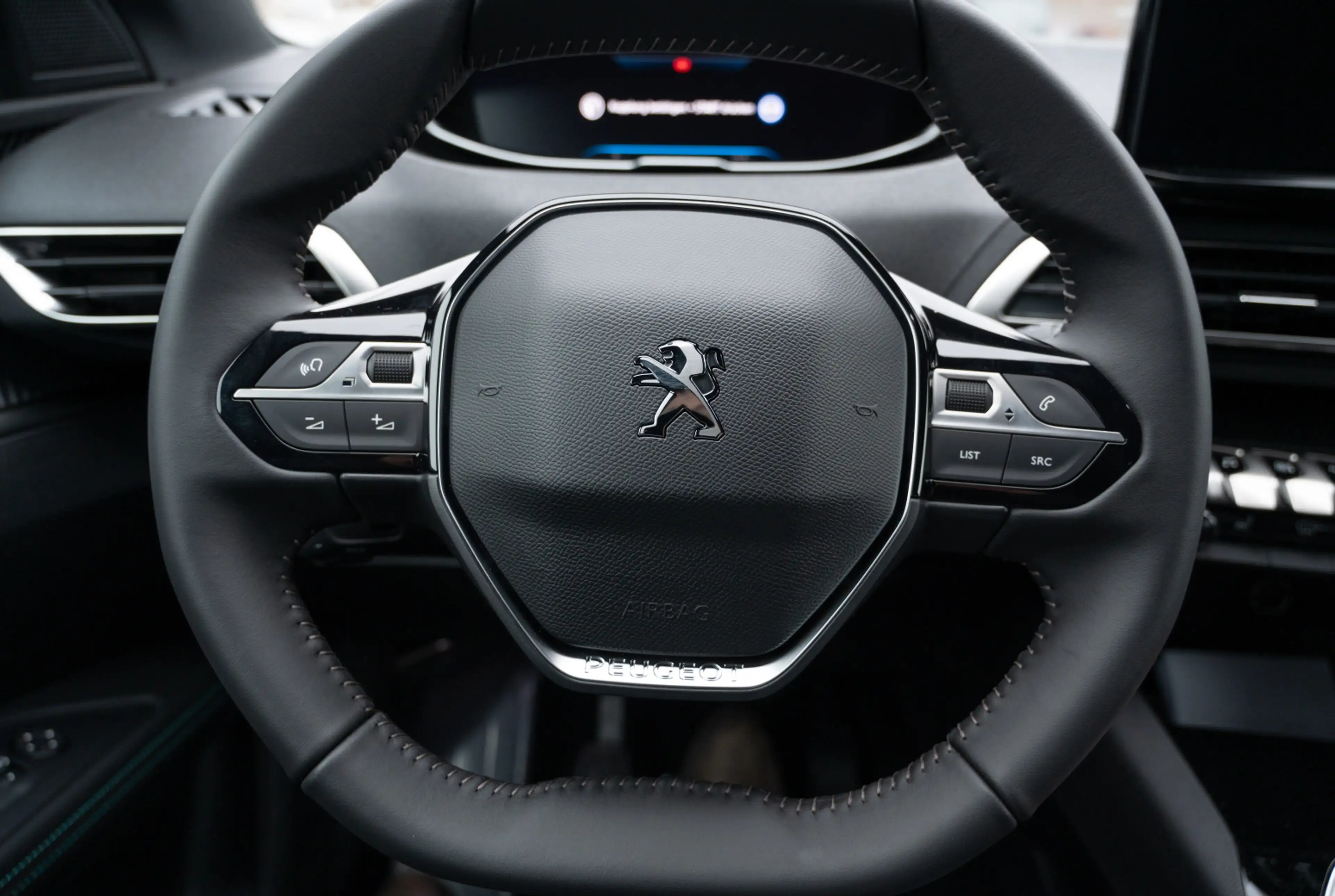 Peugeot 5008 Allure Pack BlueHDi 130 EAT8 — photo 14