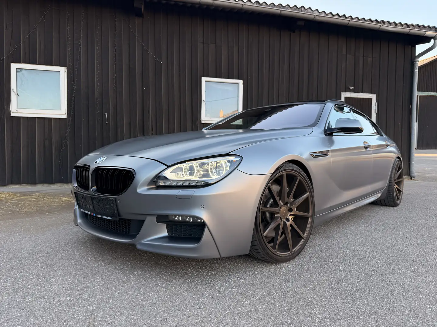 BMW 650 650i xDrive Gran Coupé M-Paket Aut./INDIVIDUAL/B&O/HUD/RFK/SOFT-CLOSE/PANO/ALCANTARA/LED/NAVI/KEYLESS Grau - 1