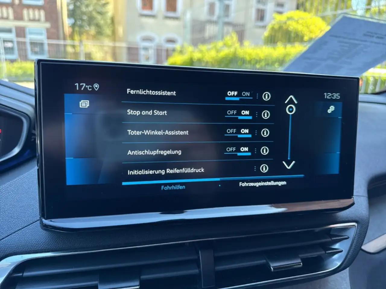 Peugeot 5008 GT 96kW AT 7-Sitzer Sitzhzg. Navi Digitales Cockpi 26