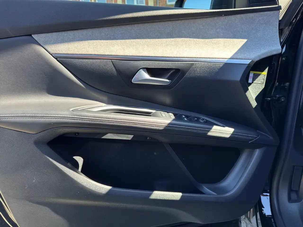 Peugeot 5008 GT 96kW AT 7-Sitzer Sitzhzg. Navi Digitales Cockpi 13