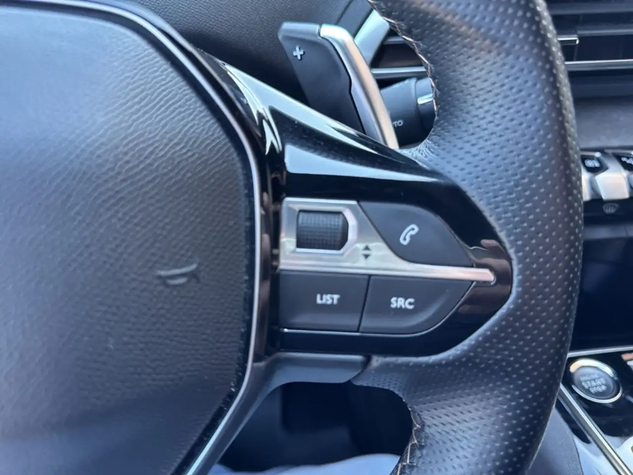 Peugeot 5008 GT 96kW AT 7-Sitzer Sitzhzg. Navi Digitales Cockpi 22