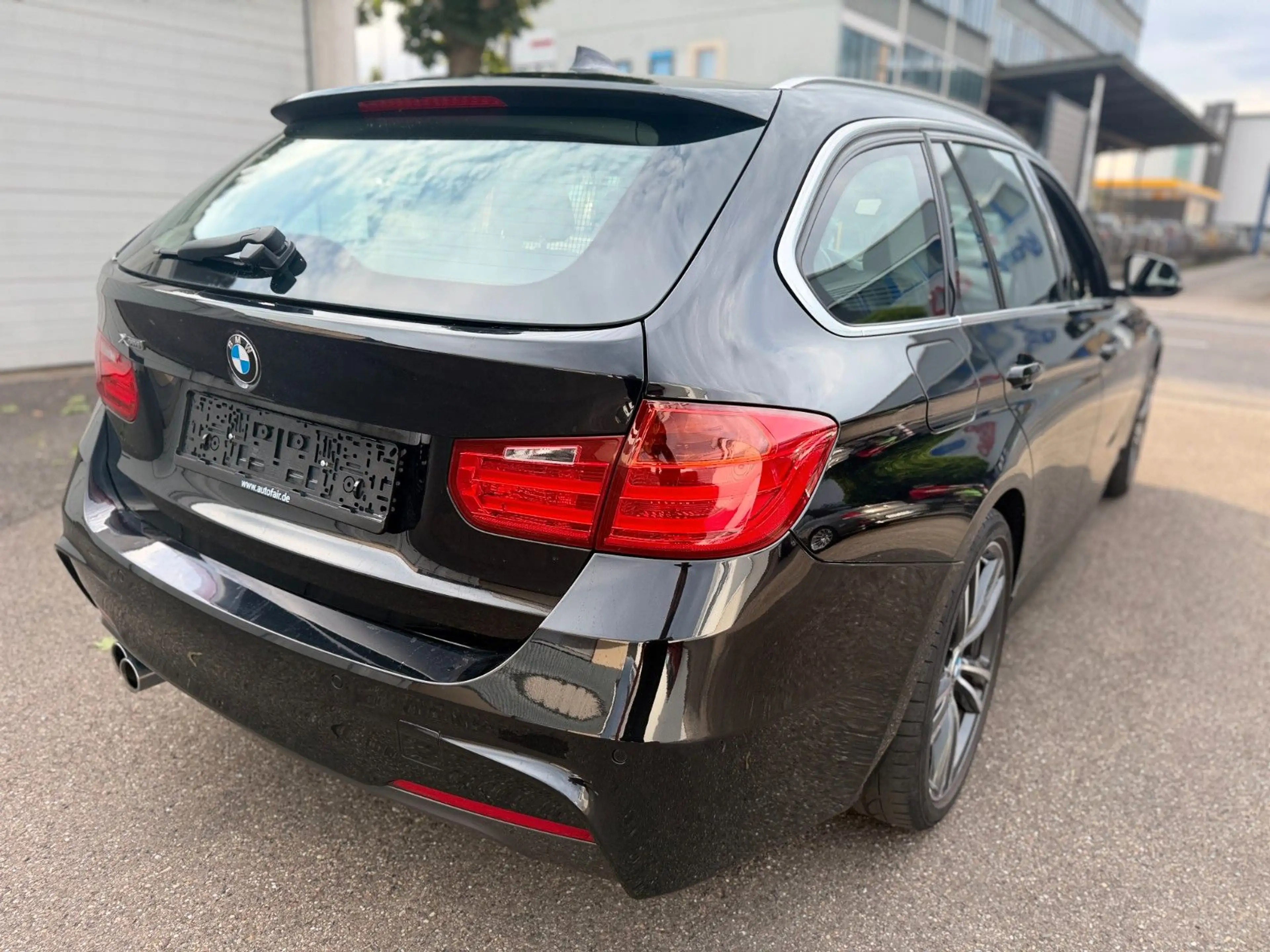 BMW 335 d xDrive M Sport Luxury*HUD*Leder — photo 8