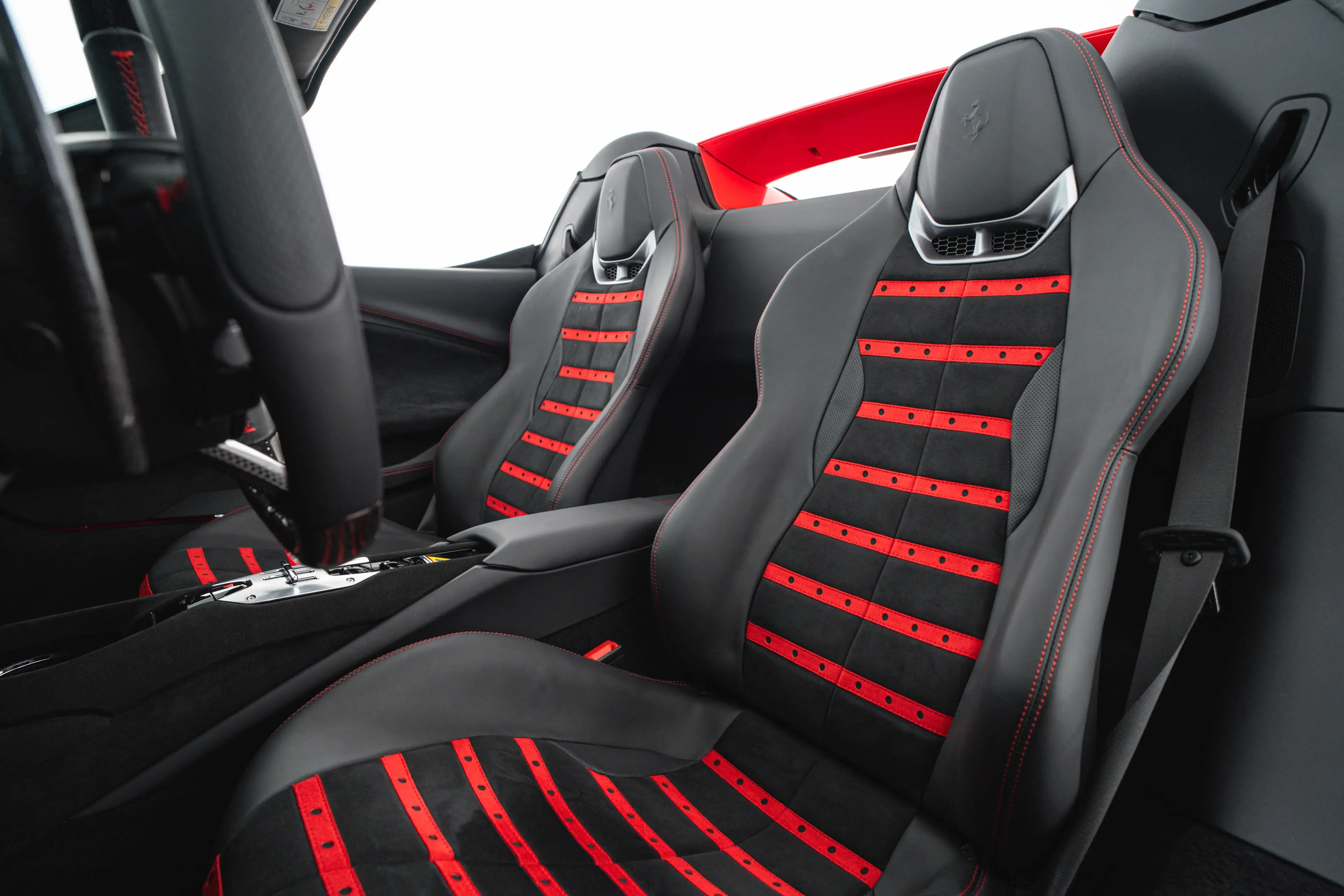 Ferrari 296 GTS Roadster PHEV F1 DCT — photo 11