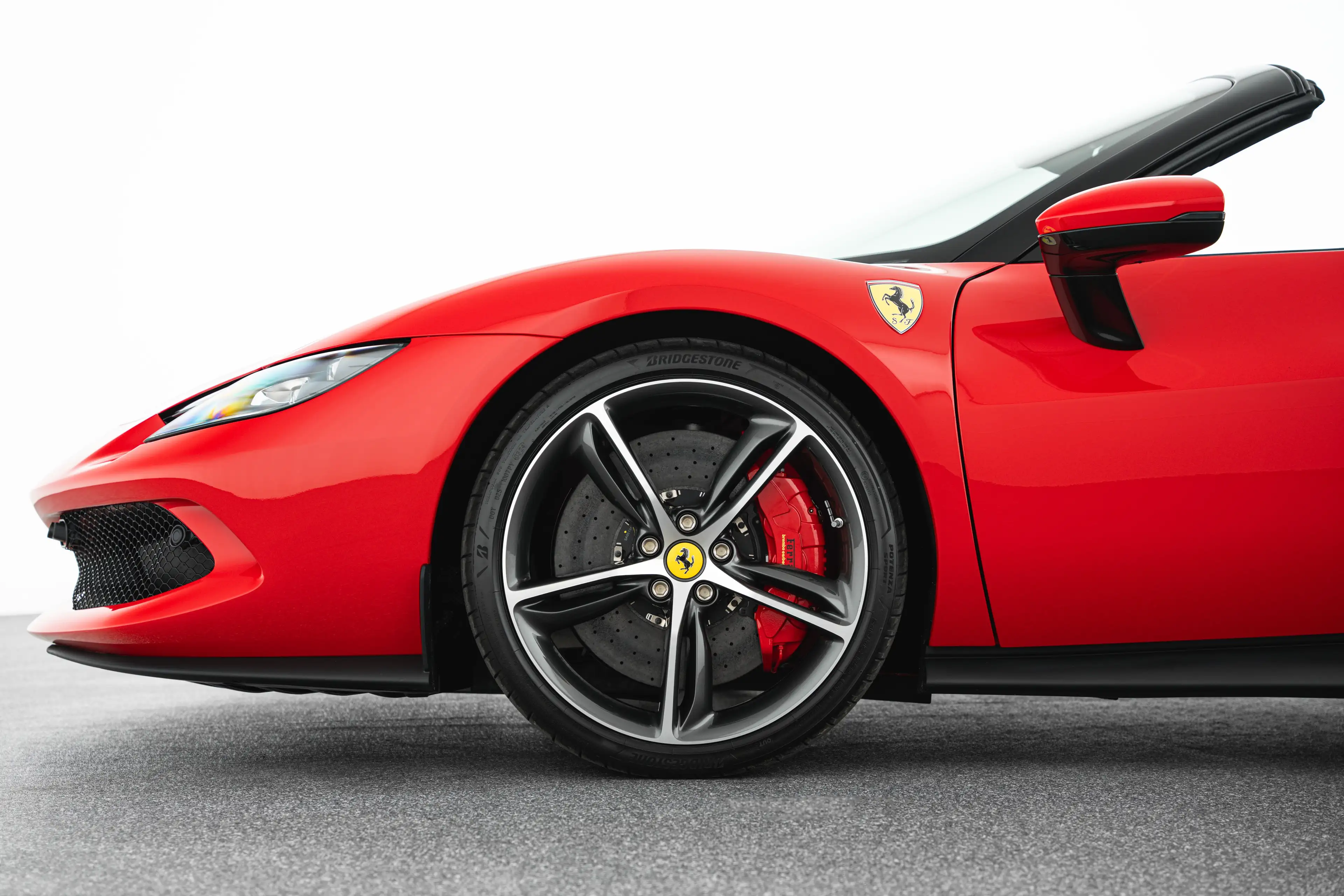 Ferrari 296 GTS Roadster PHEV F1 DCT — photo 9