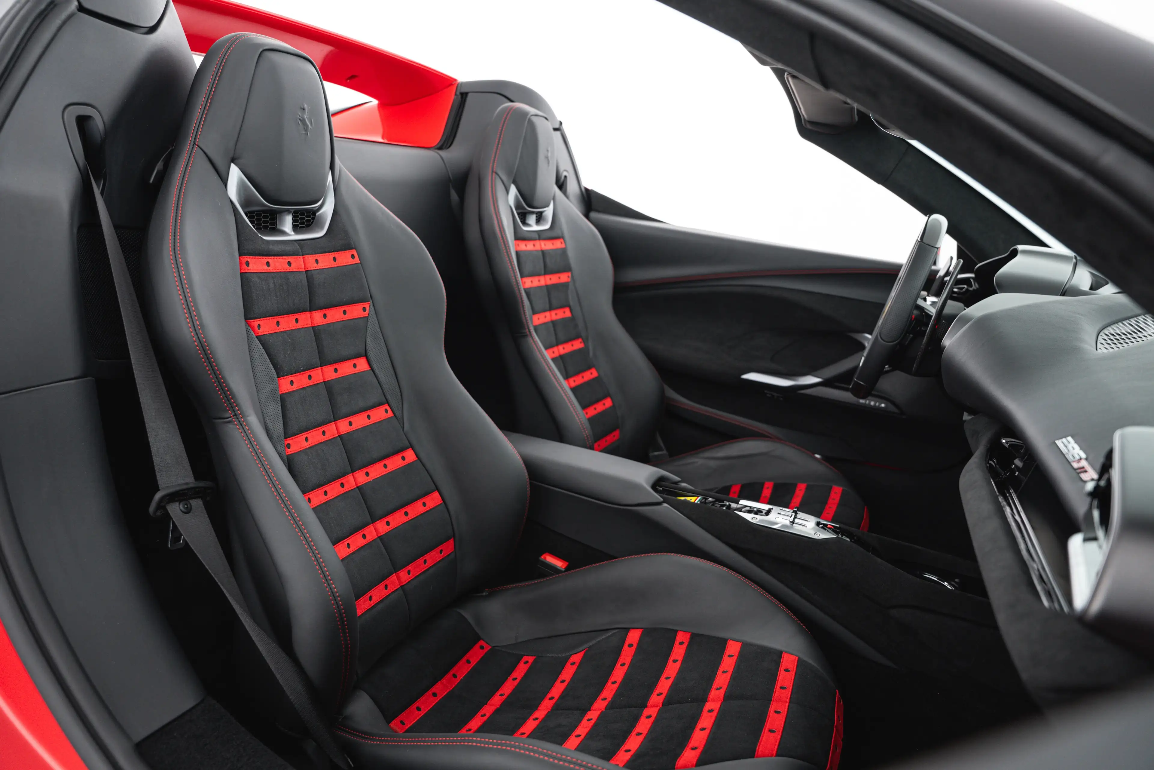Ferrari 296 GTS Roadster PHEV F1 DCT — photo 13