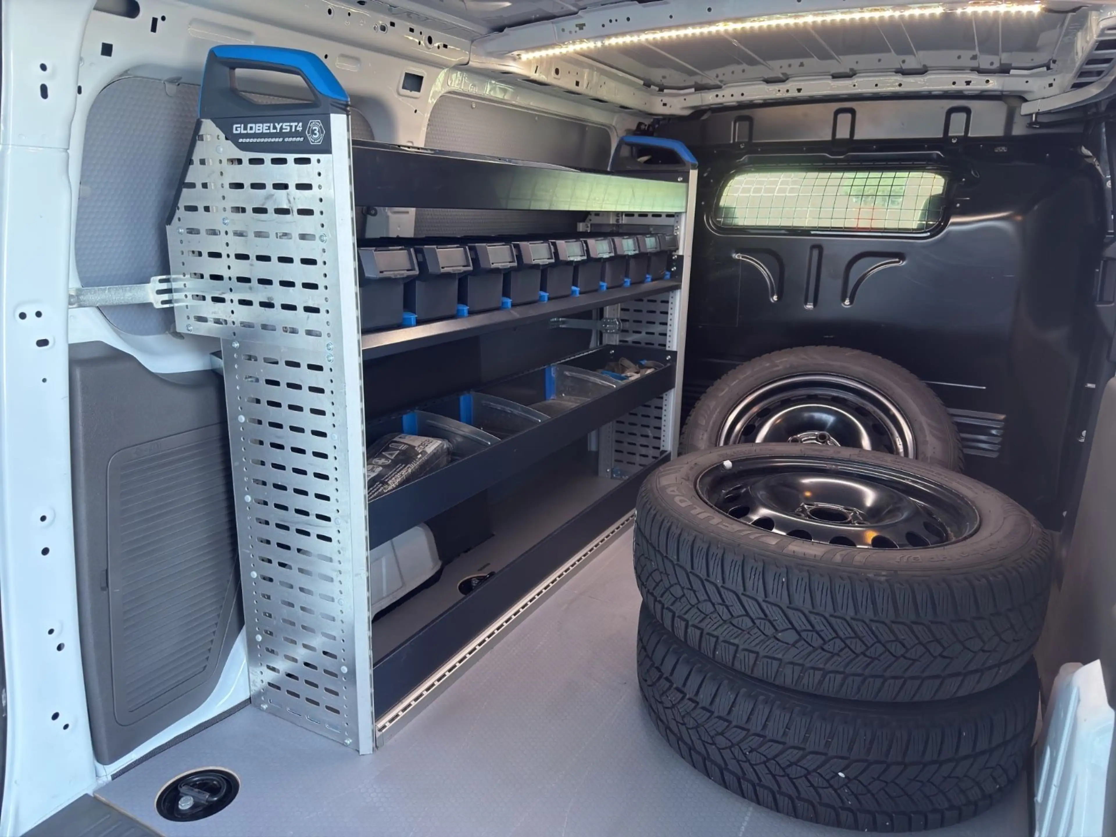 Ford Transit Connect Kasten 240 L2 SORTIMO AHK DAB