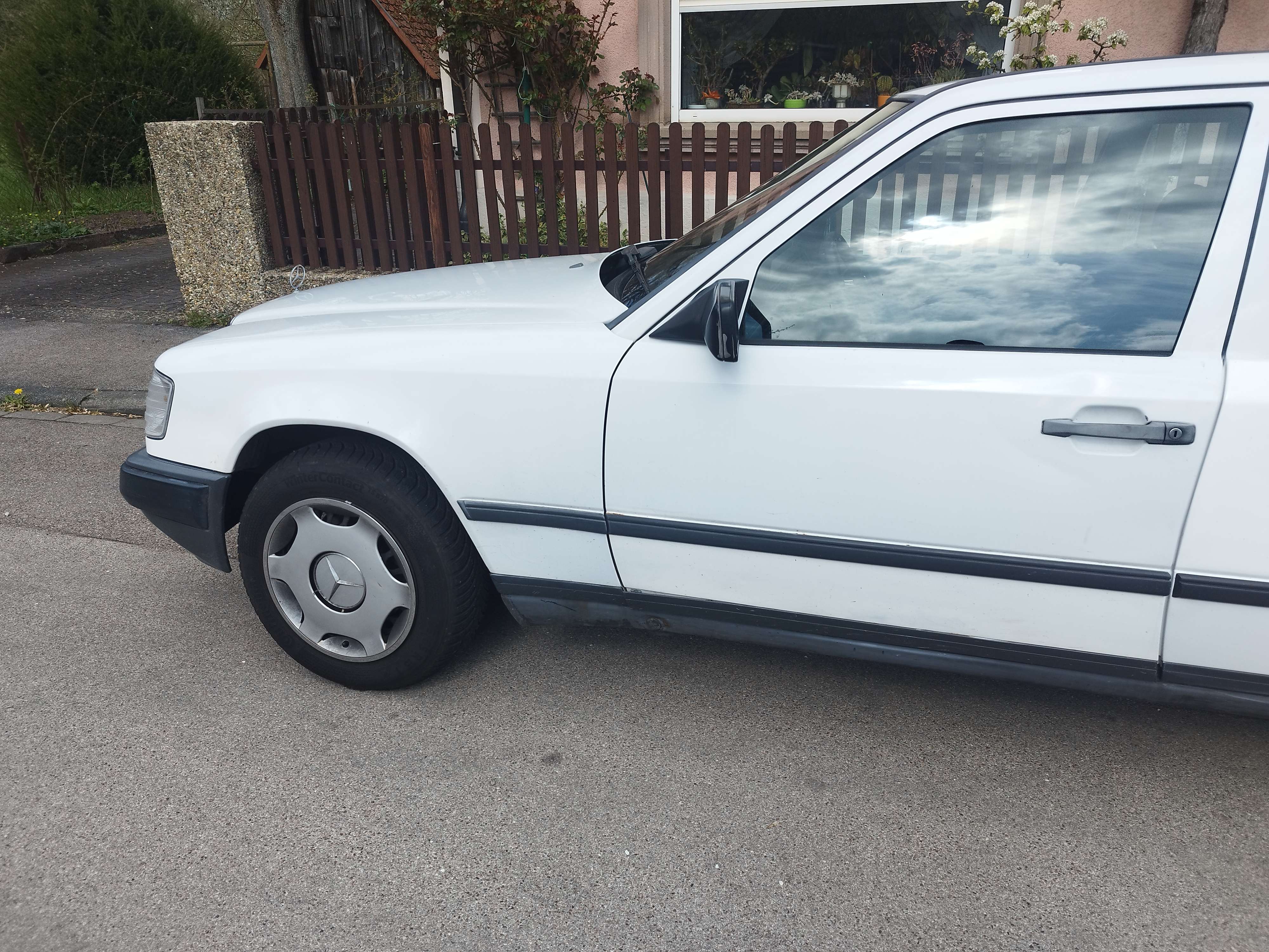 Second hand Mercedes Benz E-Class 230