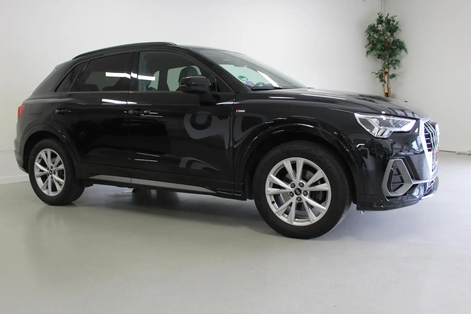 Audi Q3 35 TFSI S edition | CARPLAY | WEGKL-TRHAAK | LED | Nero - 2
