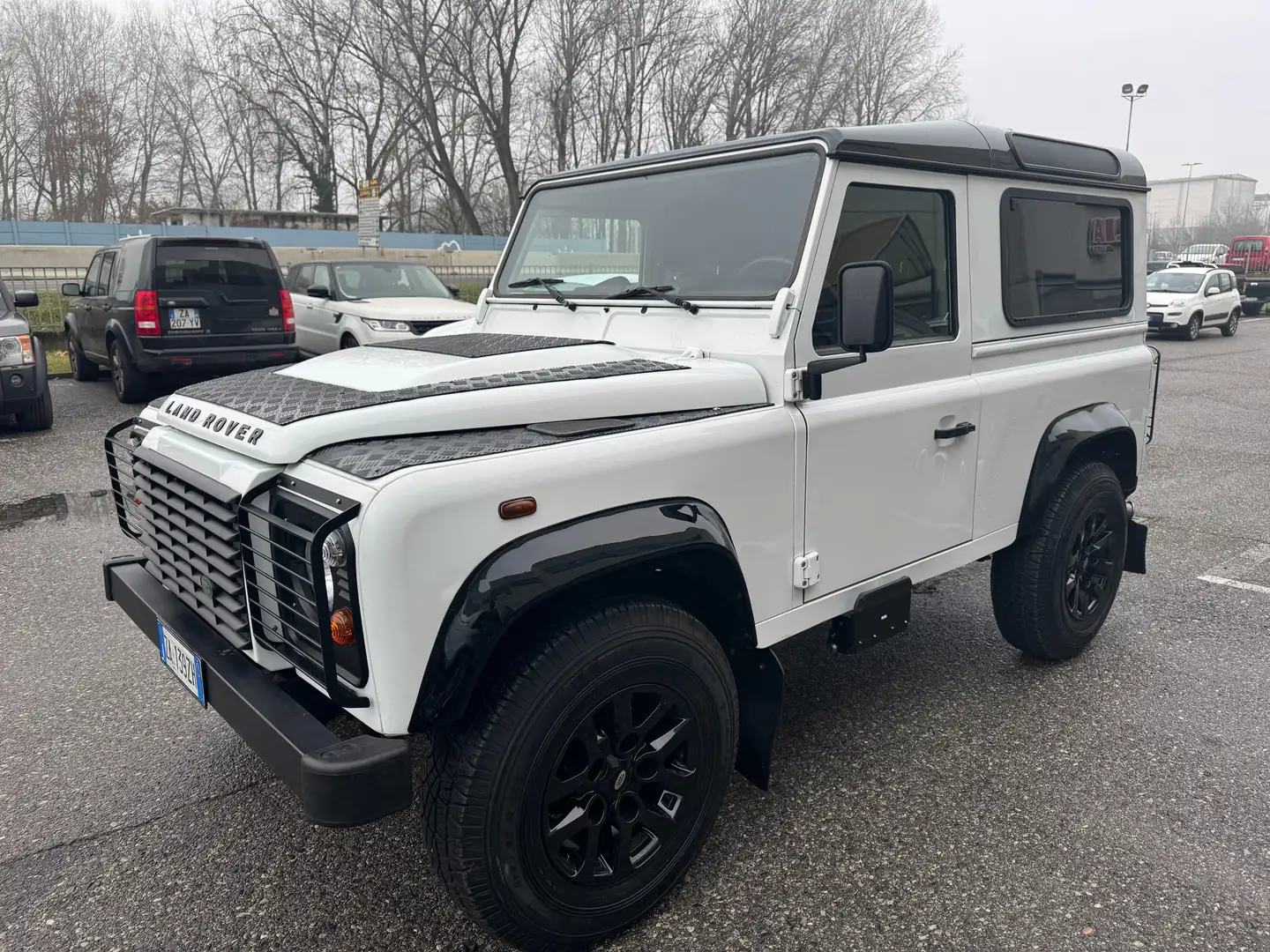 Land Rover Defender 2.2 td SW E Bianco - 1