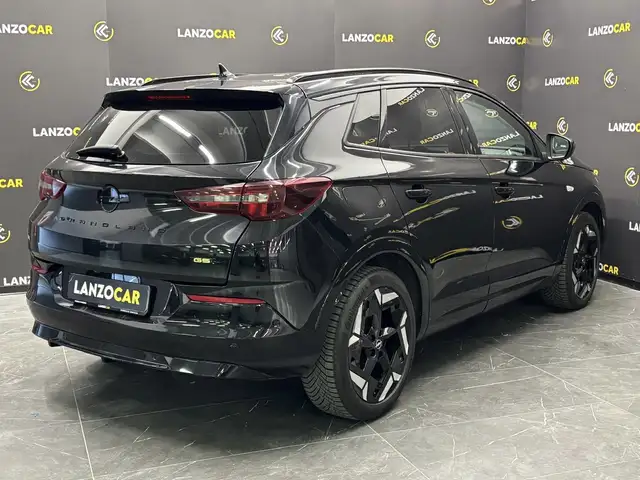 Opel Grandland view 4