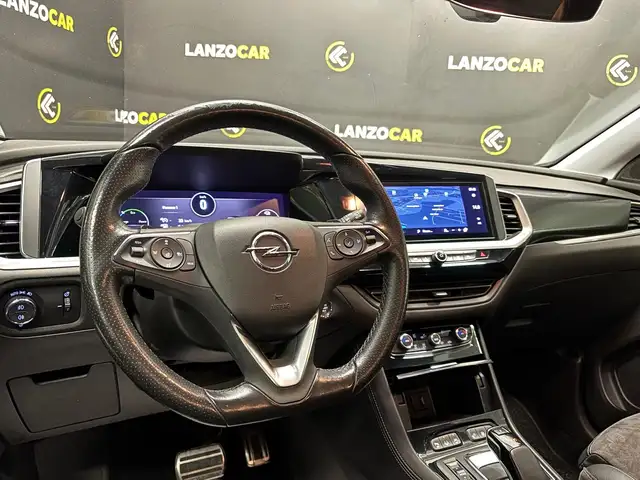 Opel Grandland view 8