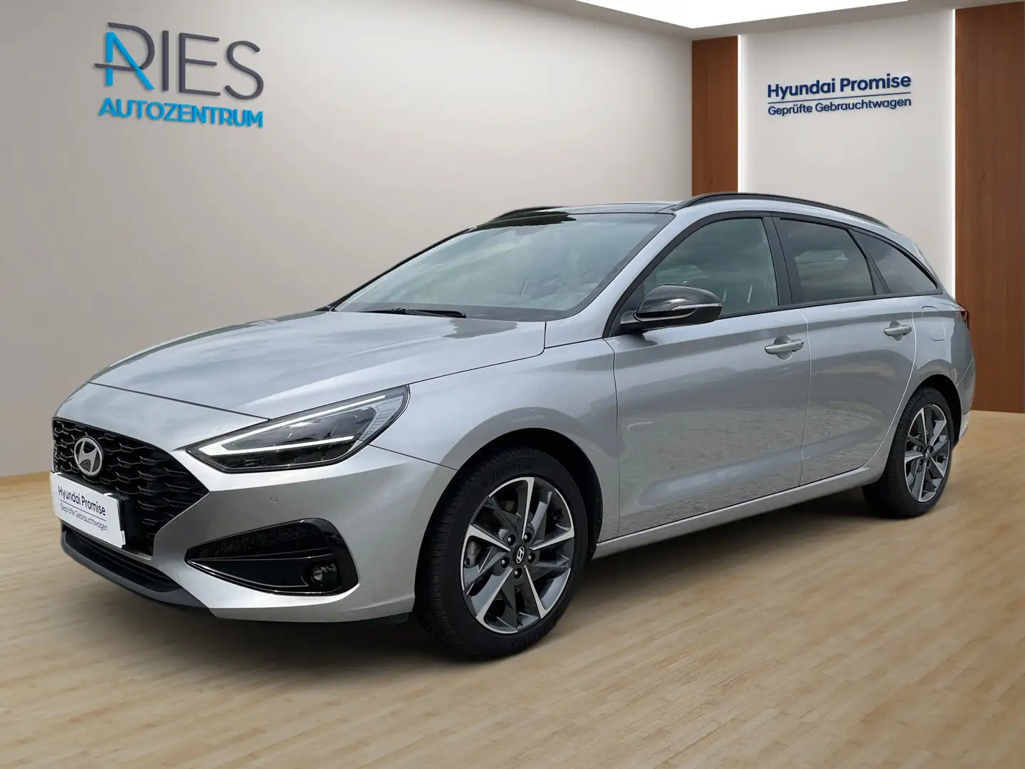 Hyundai i30 CW *PDH*Navi*Kamera*SHZ*LED*LRH*KAMERA* Argent - 1