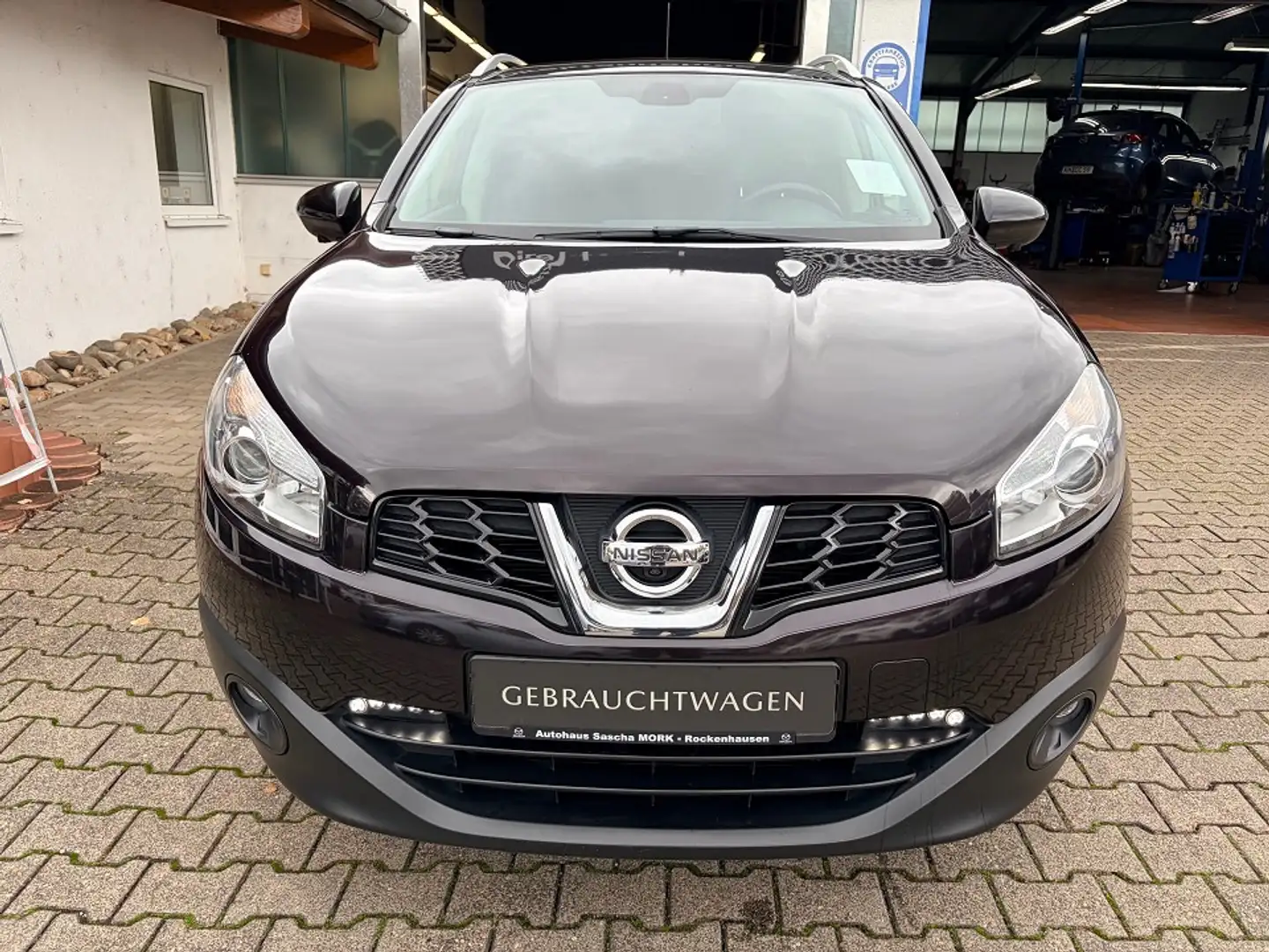 Nissan Qashqai 1.6 dCi I-Way 4x2 Panorama D. Navi AHK Around View Violett - 2