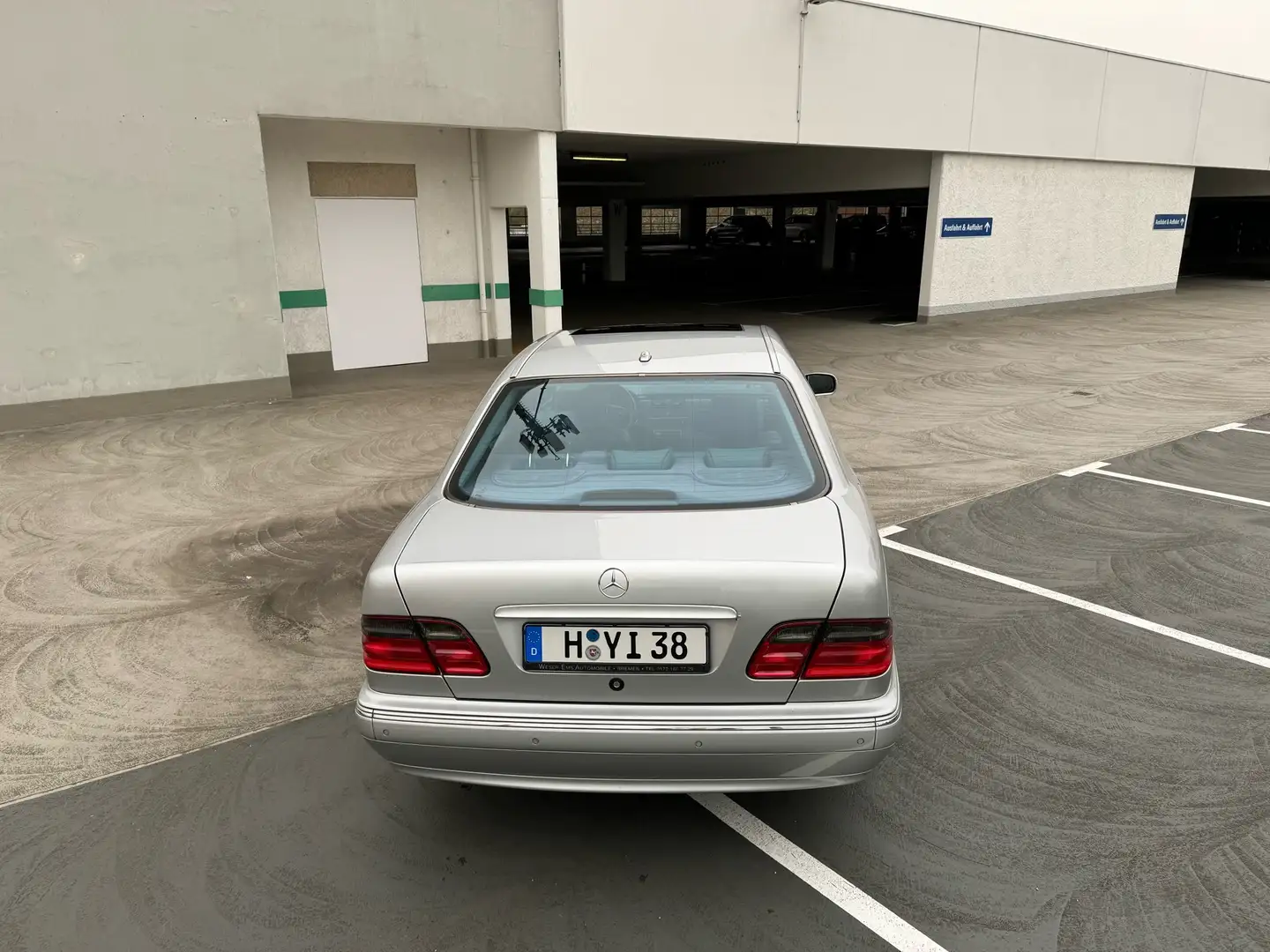 Mercedes-Benz E 200 Avantgarde srebrna - 2