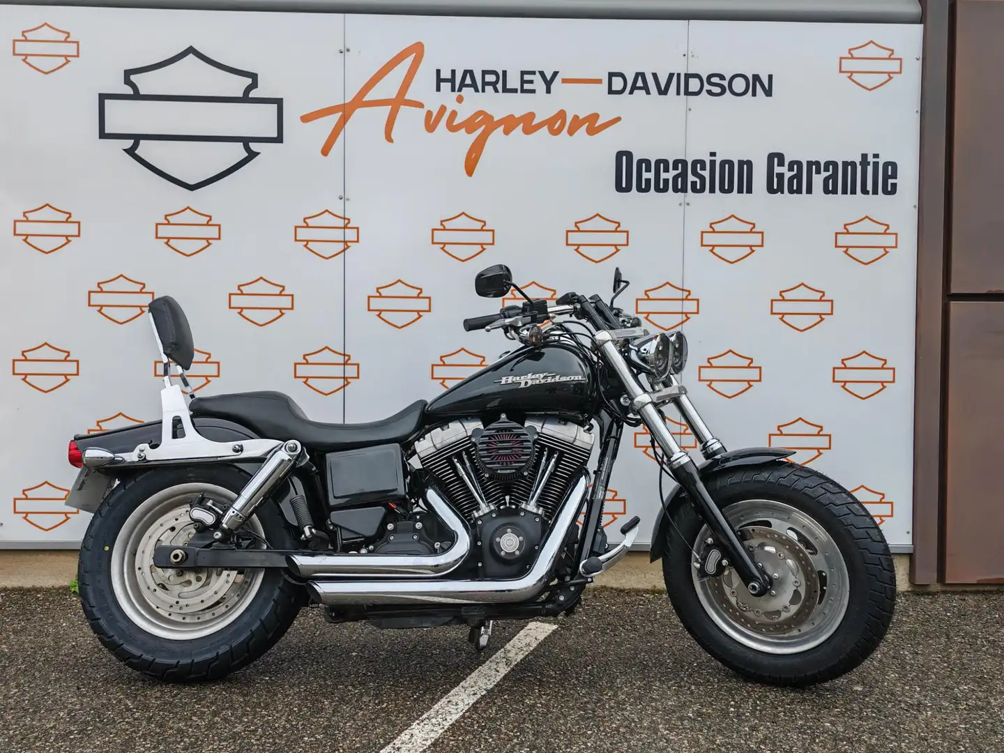 Harley-Davidson Dyna Fat Bob Negro - 1