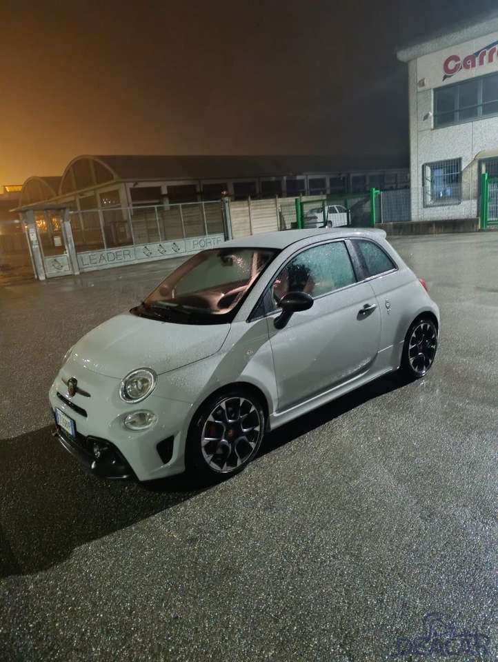 Abarth 695 1.4 T-Jet 180cv 70º Anniversario