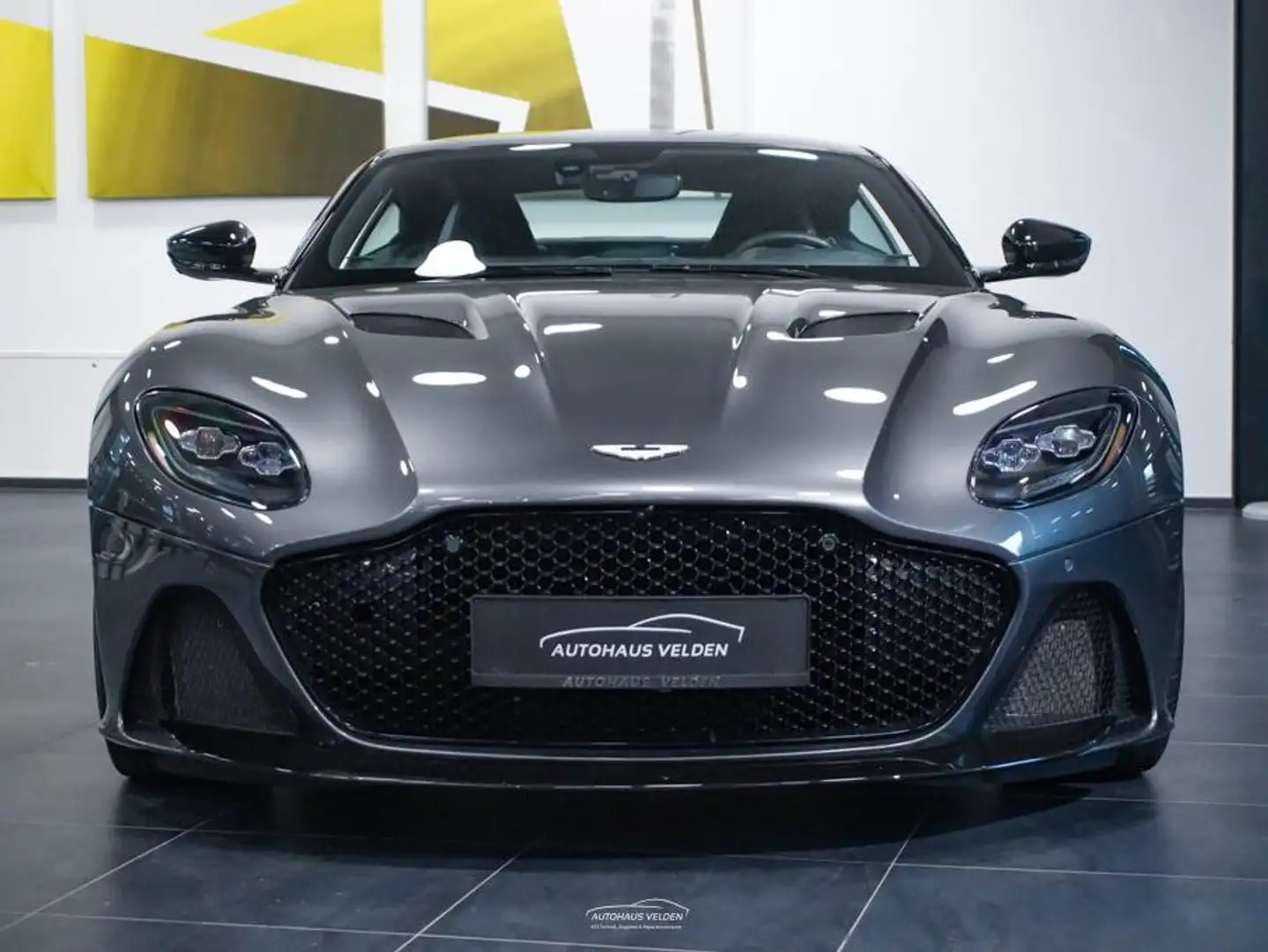 Aston Martin DBS Superleggera Coupe Gri - 2
