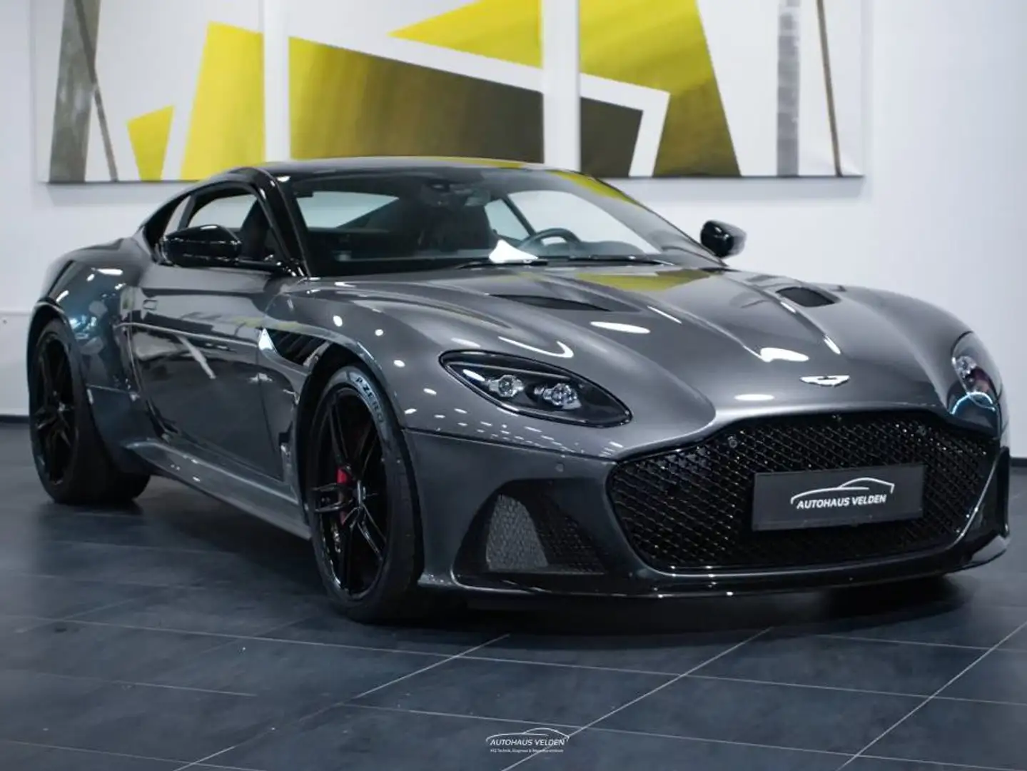 Aston Martin DBS Superleggera Coupe Gri - 1
