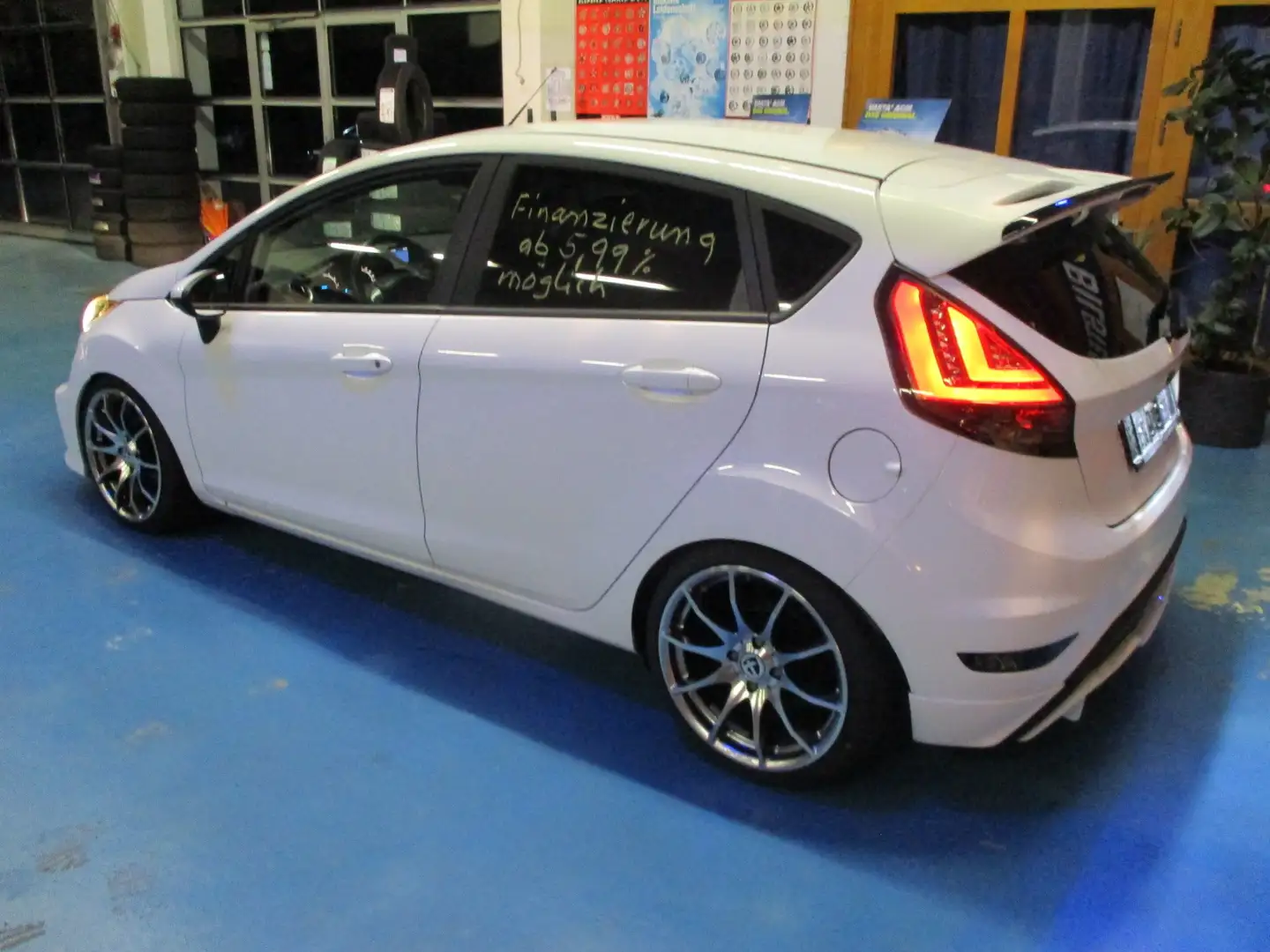 Ford Fiesta Fiesta 5-Türer 1.0 EcoBoost ST Sport - 2