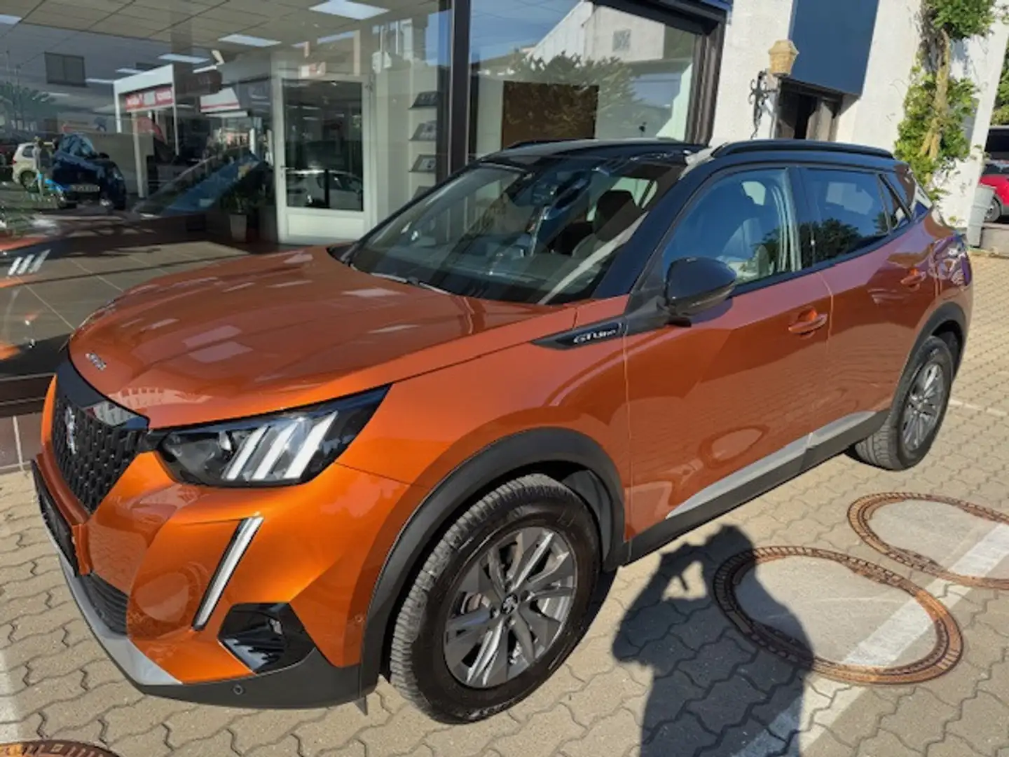 Peugeot 2008 Allure GT-Line PT 130 Orange - 1