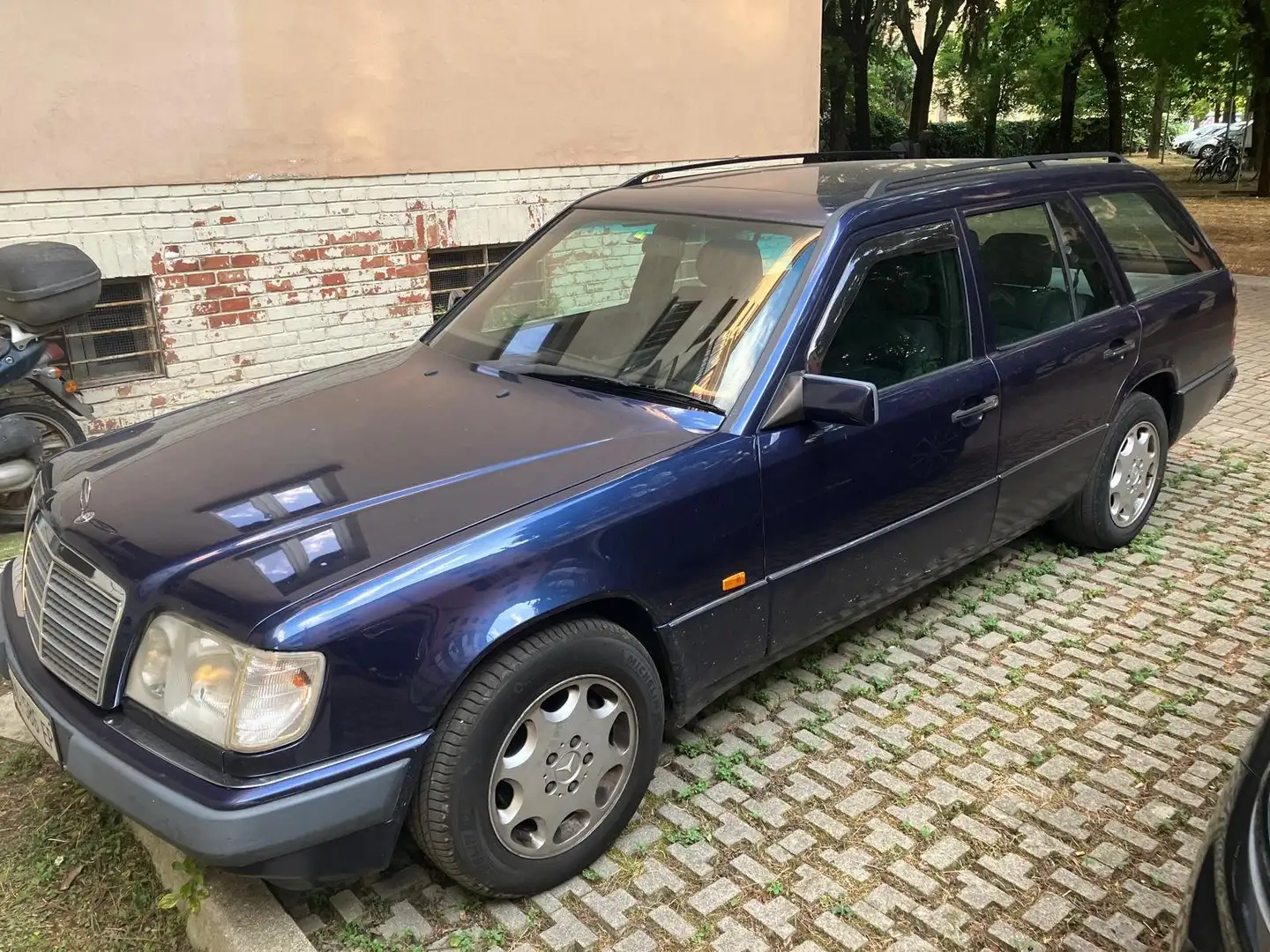 Mercedes-Benz E 200 Classe E - W124 SW SW Classica Bleu - 2