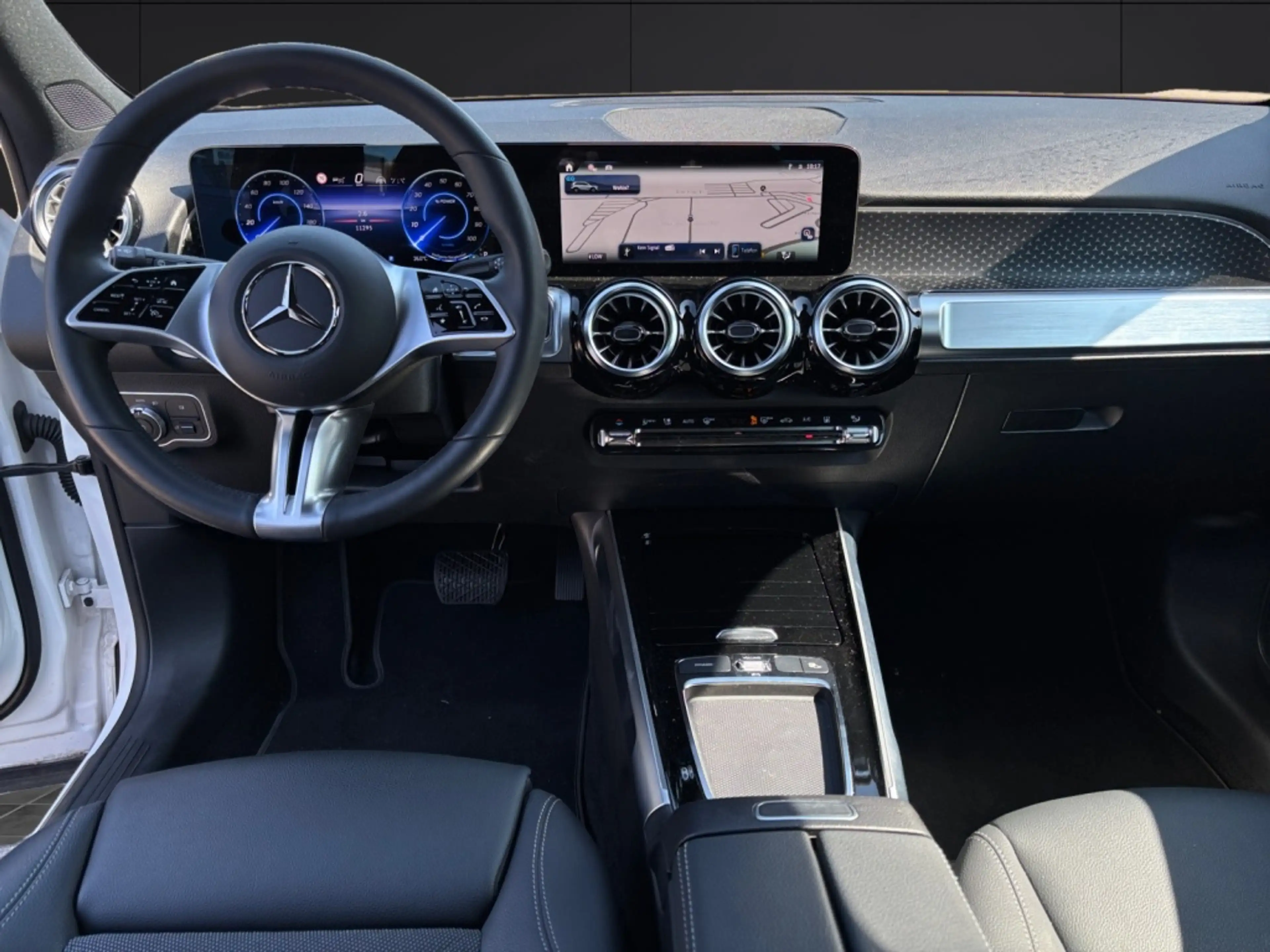 Mercedes-Benz EQB 250 + Progressive*Fahrassistenzpaket — photo 13