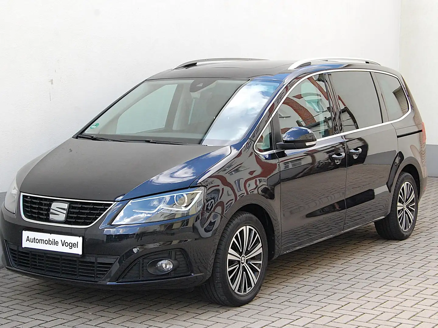 SEAT Alhambra 2.0 TDI DSG Xcellence -Panoramadach- Schwarz - 1